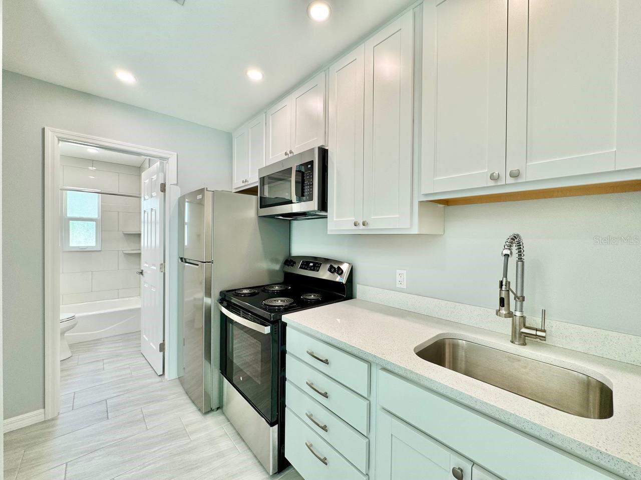 DEL RIO ESTATES UNIT 9 - Residential Lease