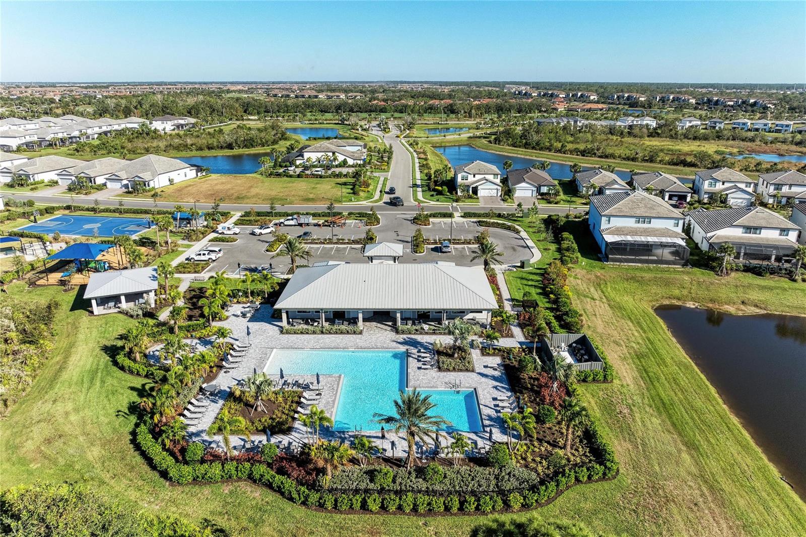 SAPPHIRE POINT PH IVA & IVB - Residential