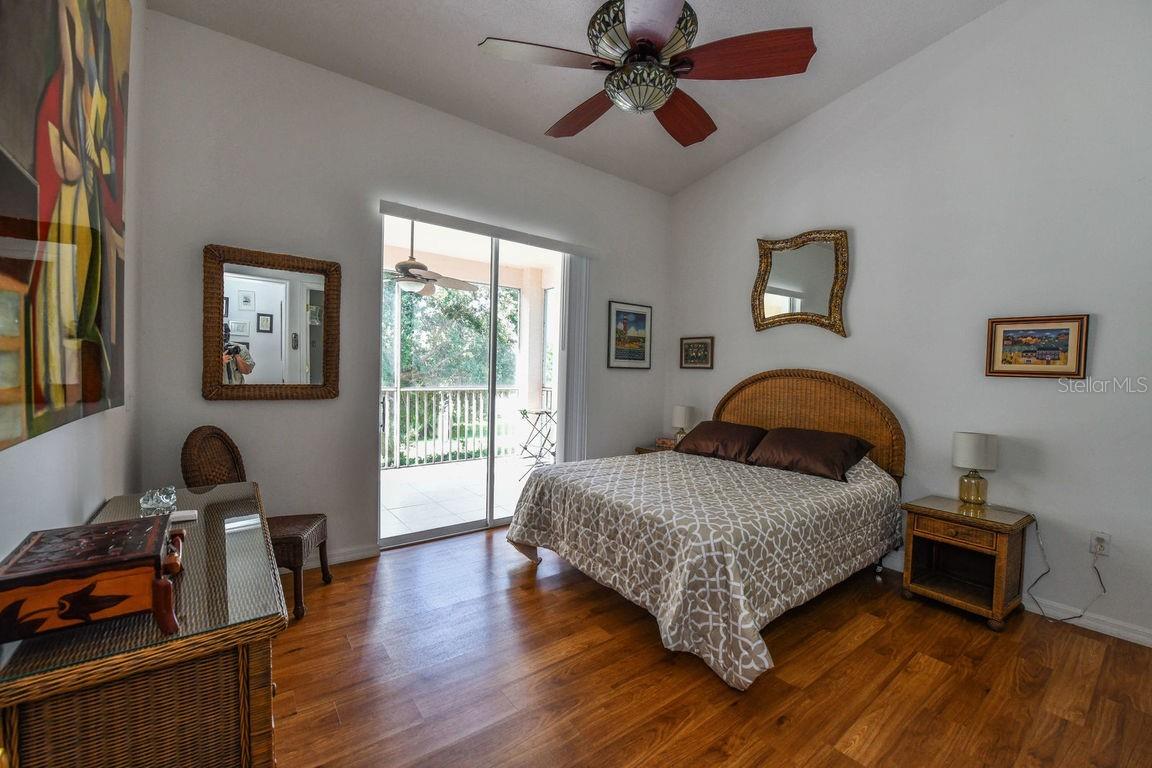 PLAZA DE FLORES - Residential