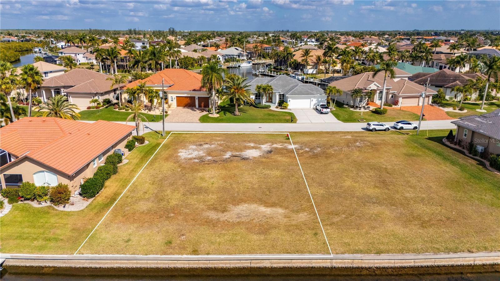 PUNTA GORDA ISLES SEC 15 - Land