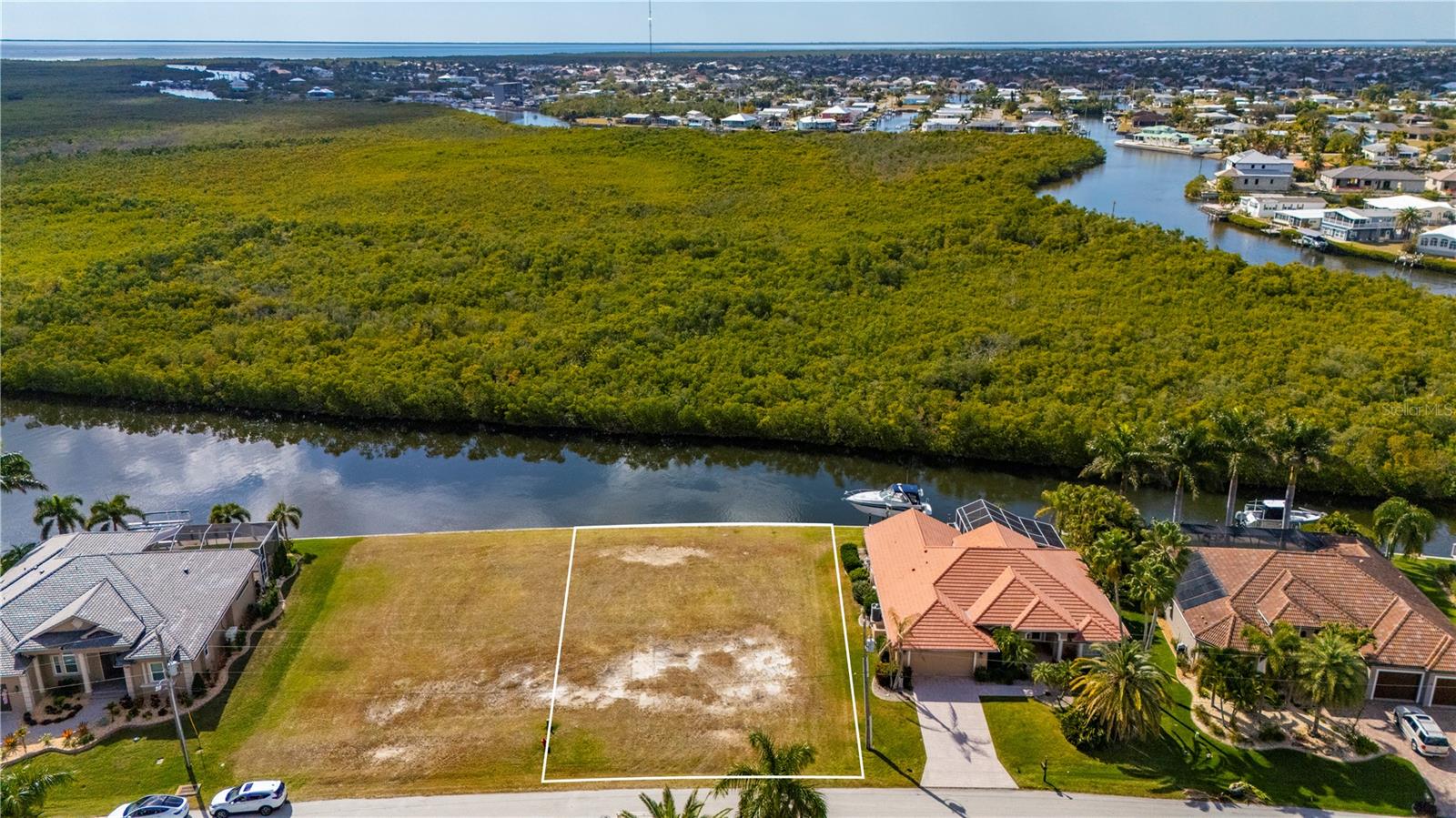 PUNTA GORDA ISLES SEC 15 - Land