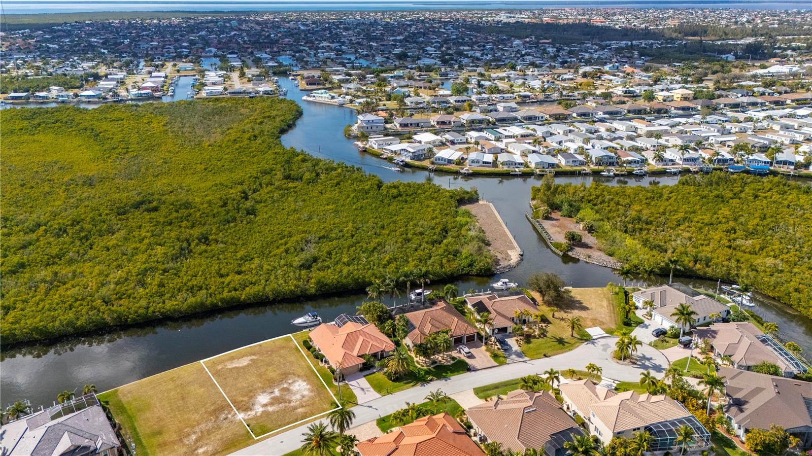 PUNTA GORDA ISLES SEC 15 - Land