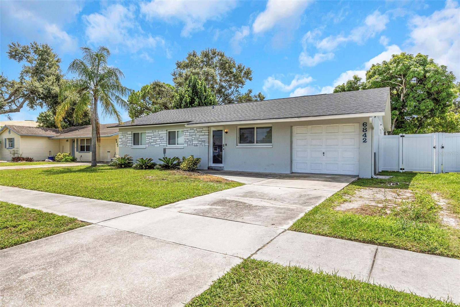 BONNIE BAY UNIT ONE - Residential Lease