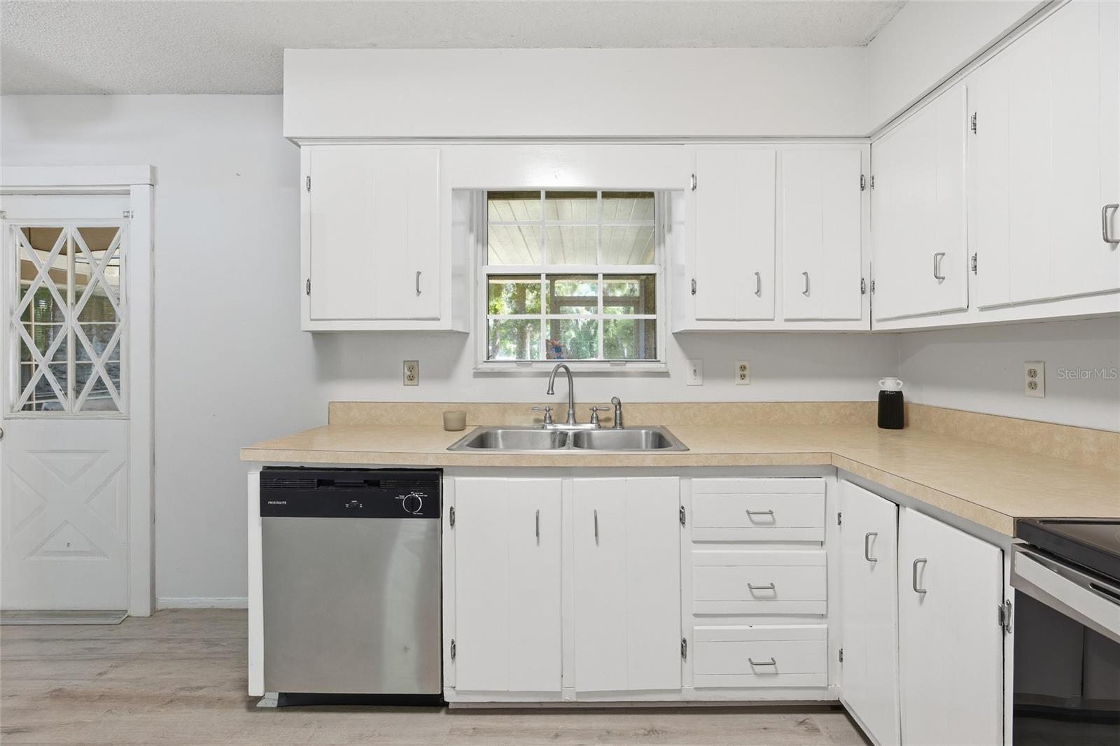 MEADOWBROOK RANCHES - Residential