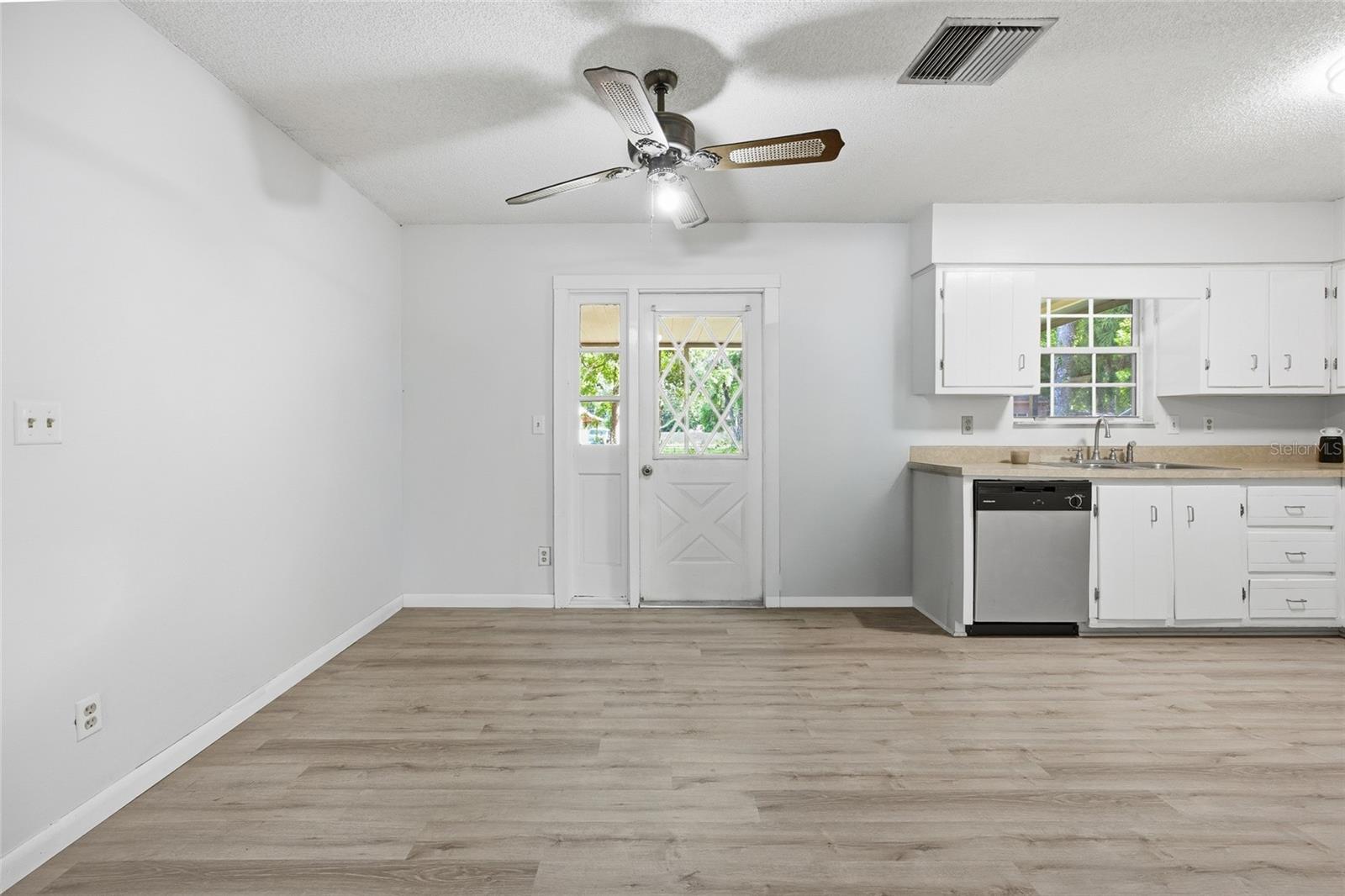 MEADOWBROOK RANCHES - Residential
