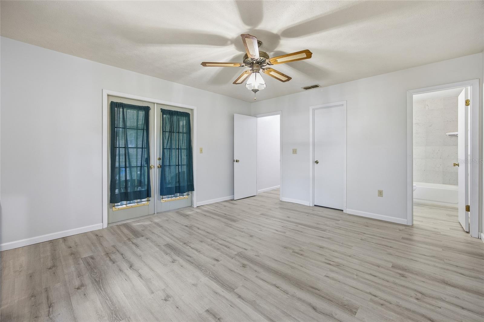 MEADOWBROOK RANCHES - Residential