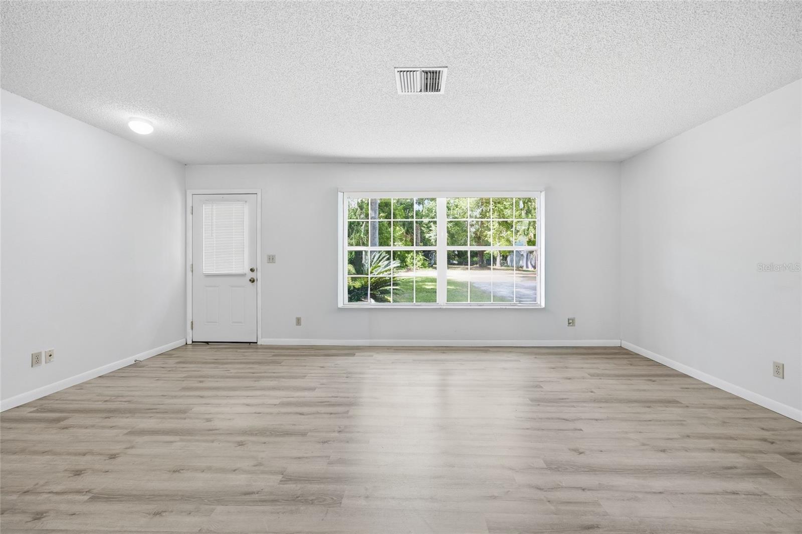 MEADOWBROOK RANCHES - Residential