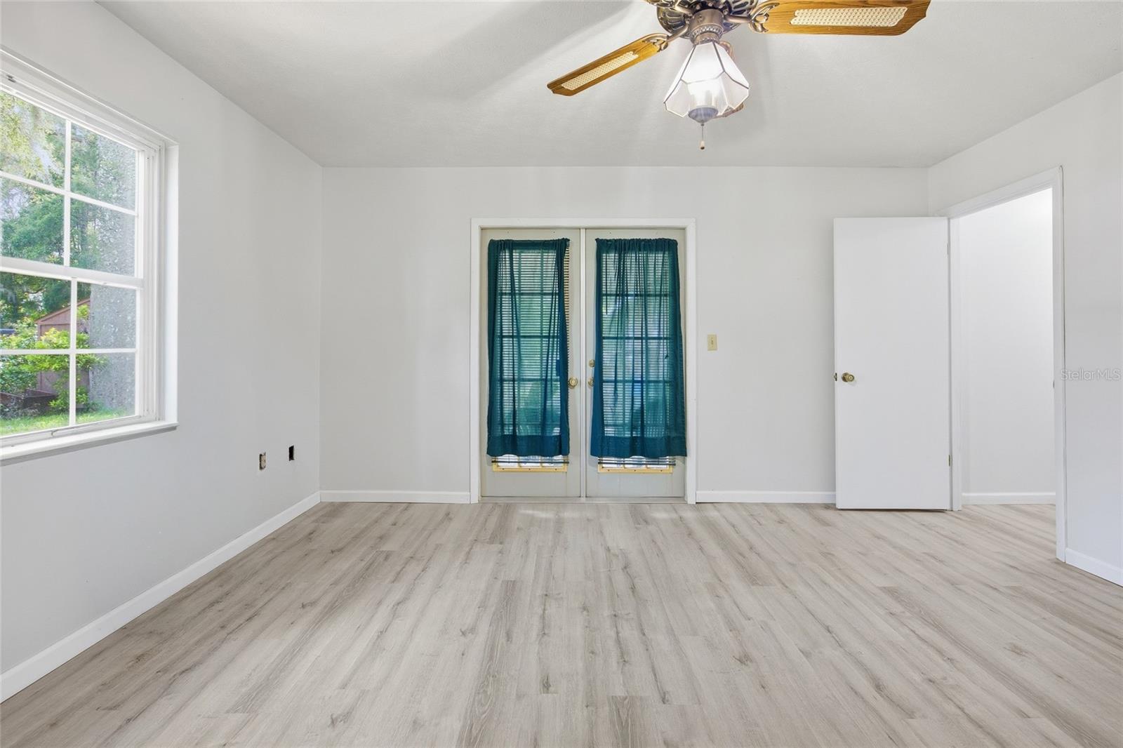 MEADOWBROOK RANCHES - Residential
