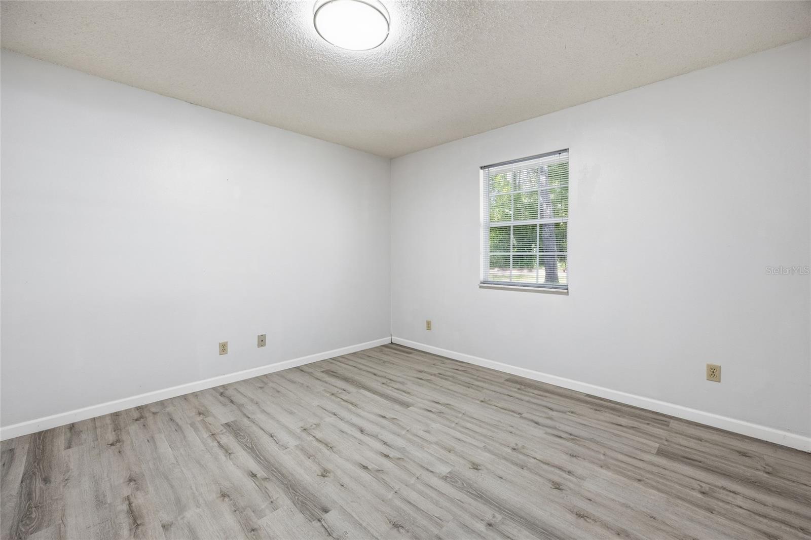 MEADOWBROOK RANCHES - Residential