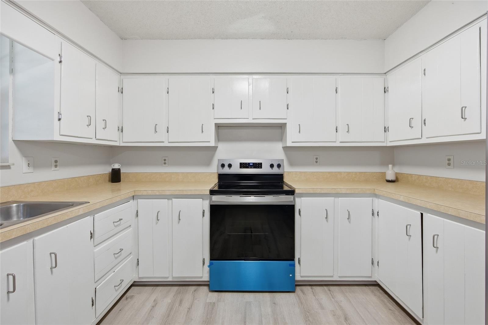 MEADOWBROOK RANCHES - Residential