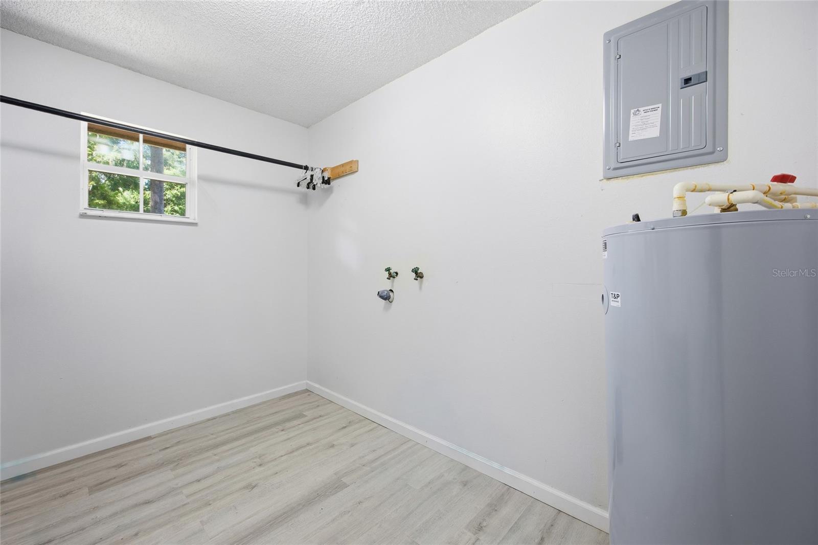 MEADOWBROOK RANCHES - Residential