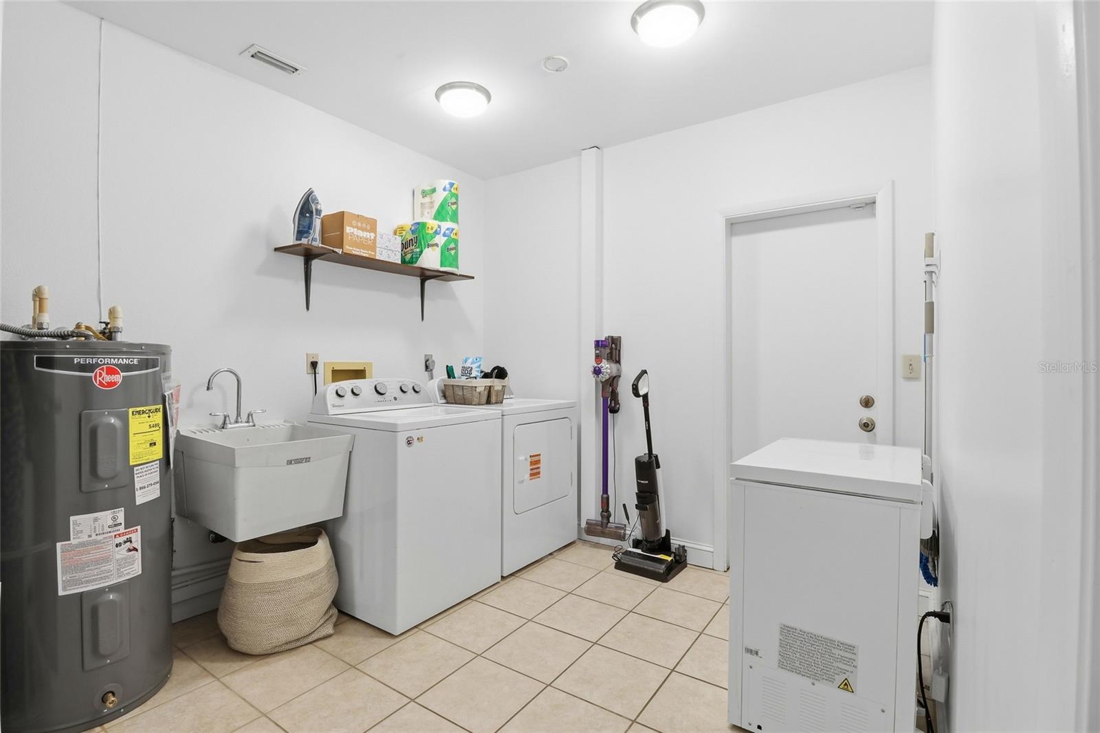 HIGHLAND PINES - Residential
