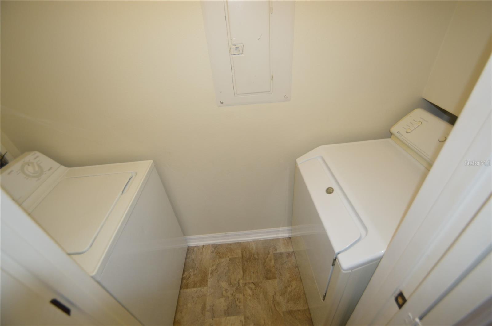 THE PINNACLE AT CARROLLWOOD A - Residential Lease