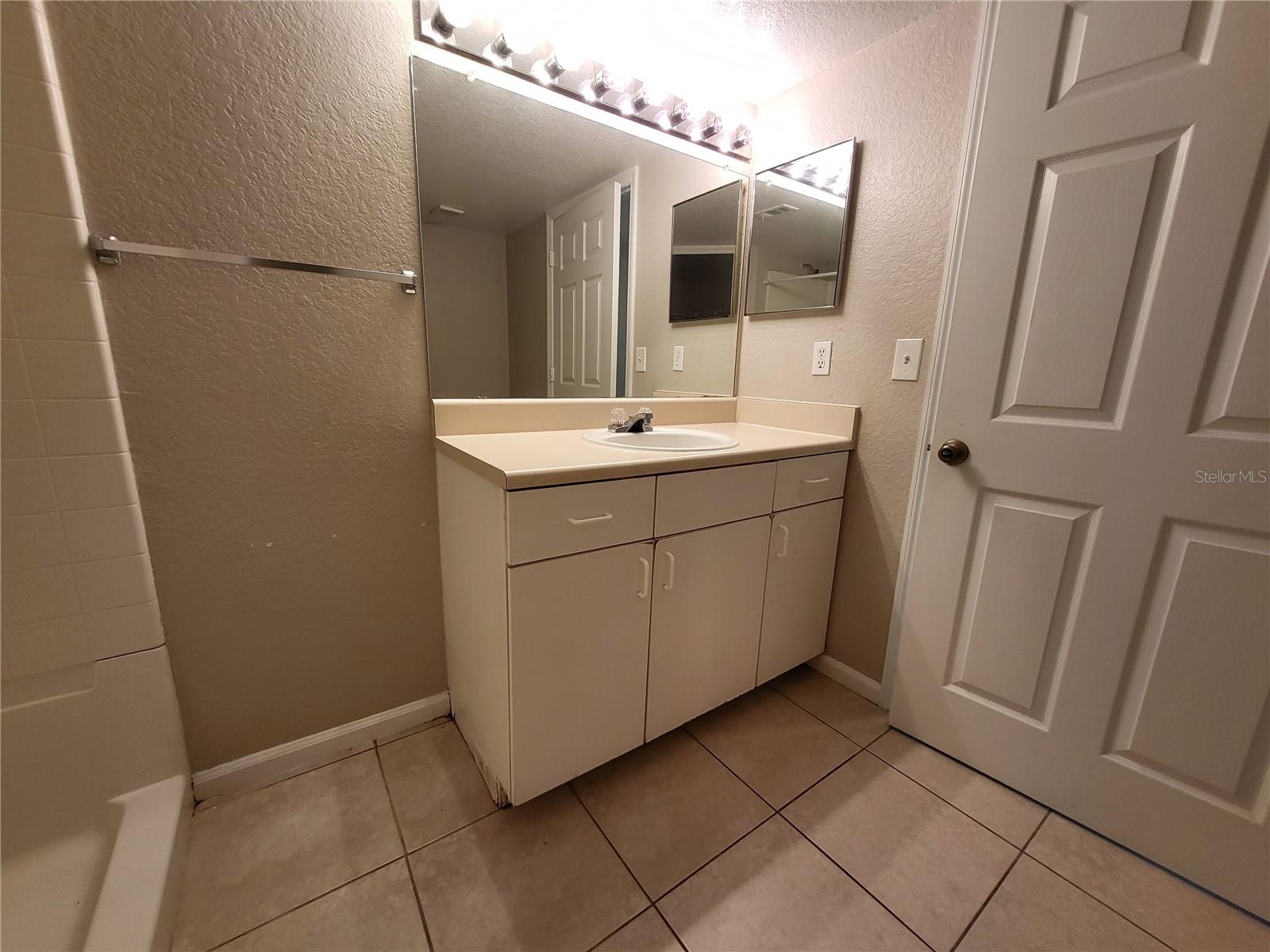 BELMONT/PK CENTRAL CONDO - Residential
