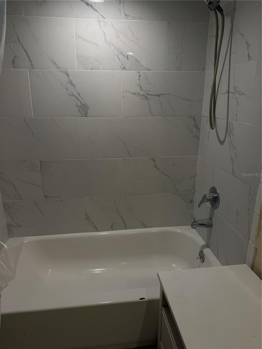 ALLIANCE CONDO - Residential