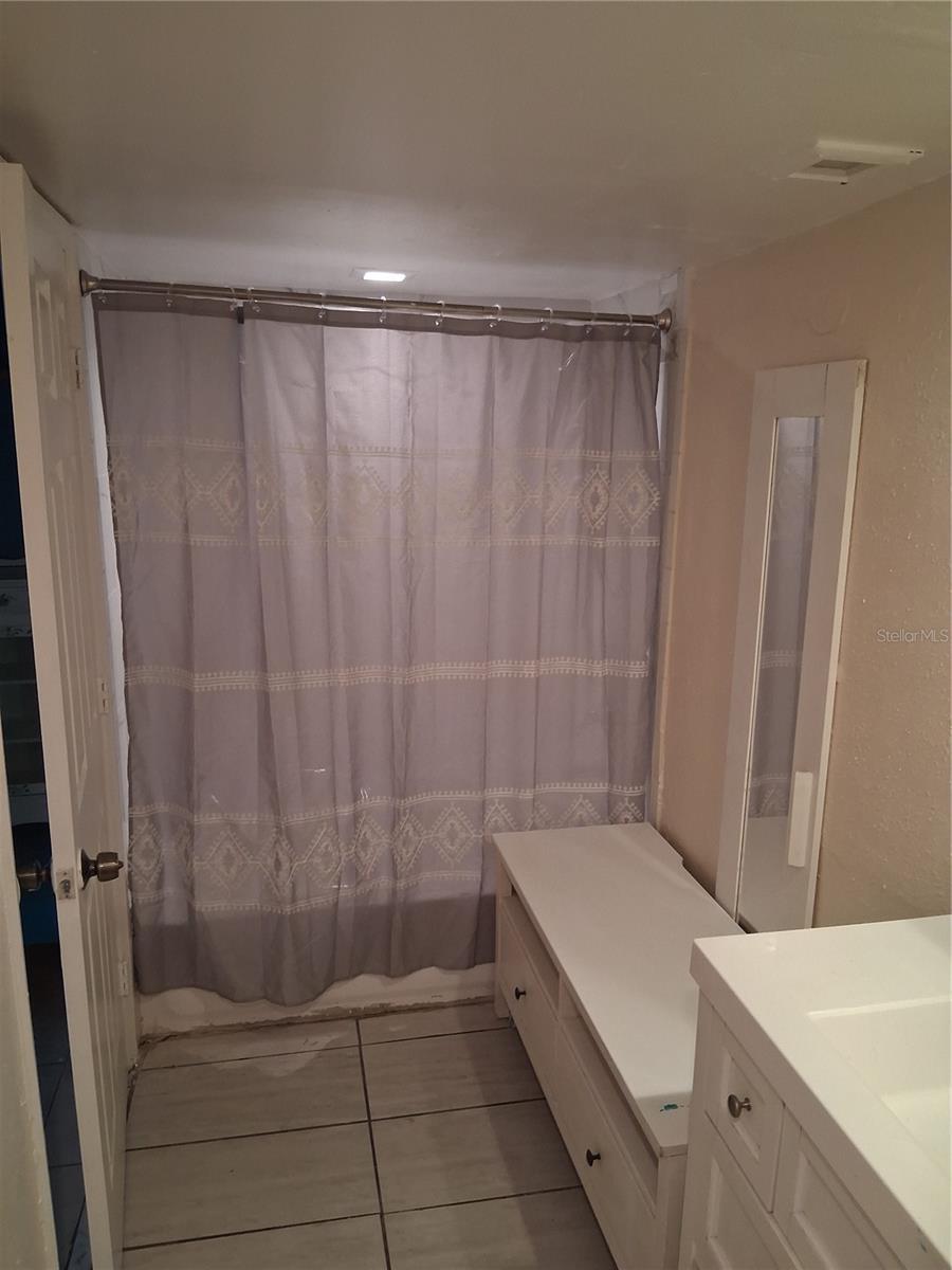 ALLIANCE CONDO - Residential