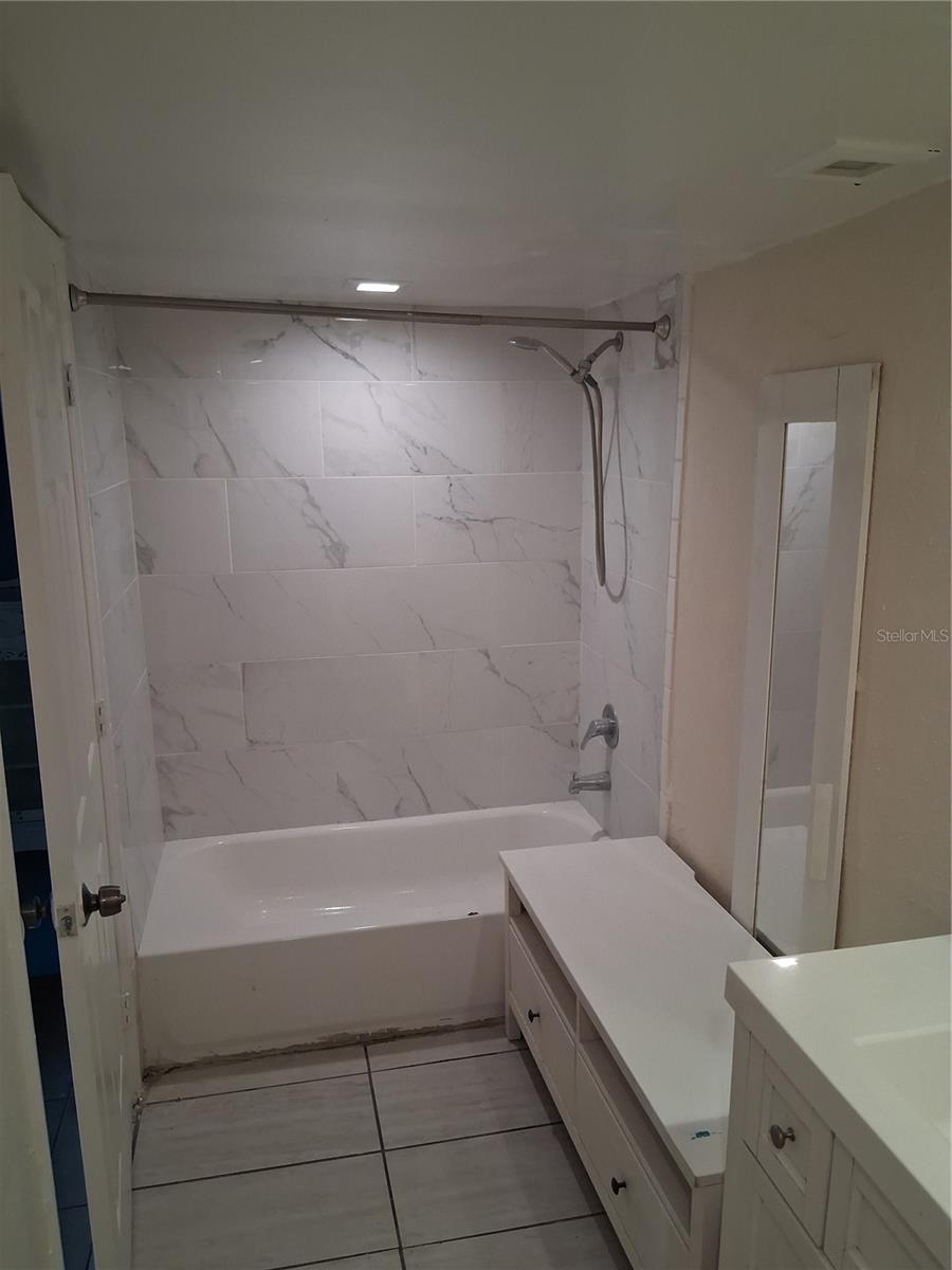ALLIANCE CONDO - Residential