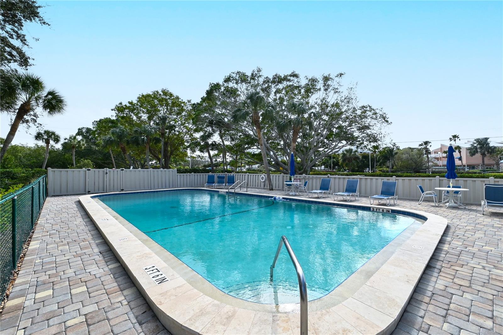 WINDWARD BAY AMD - Residential