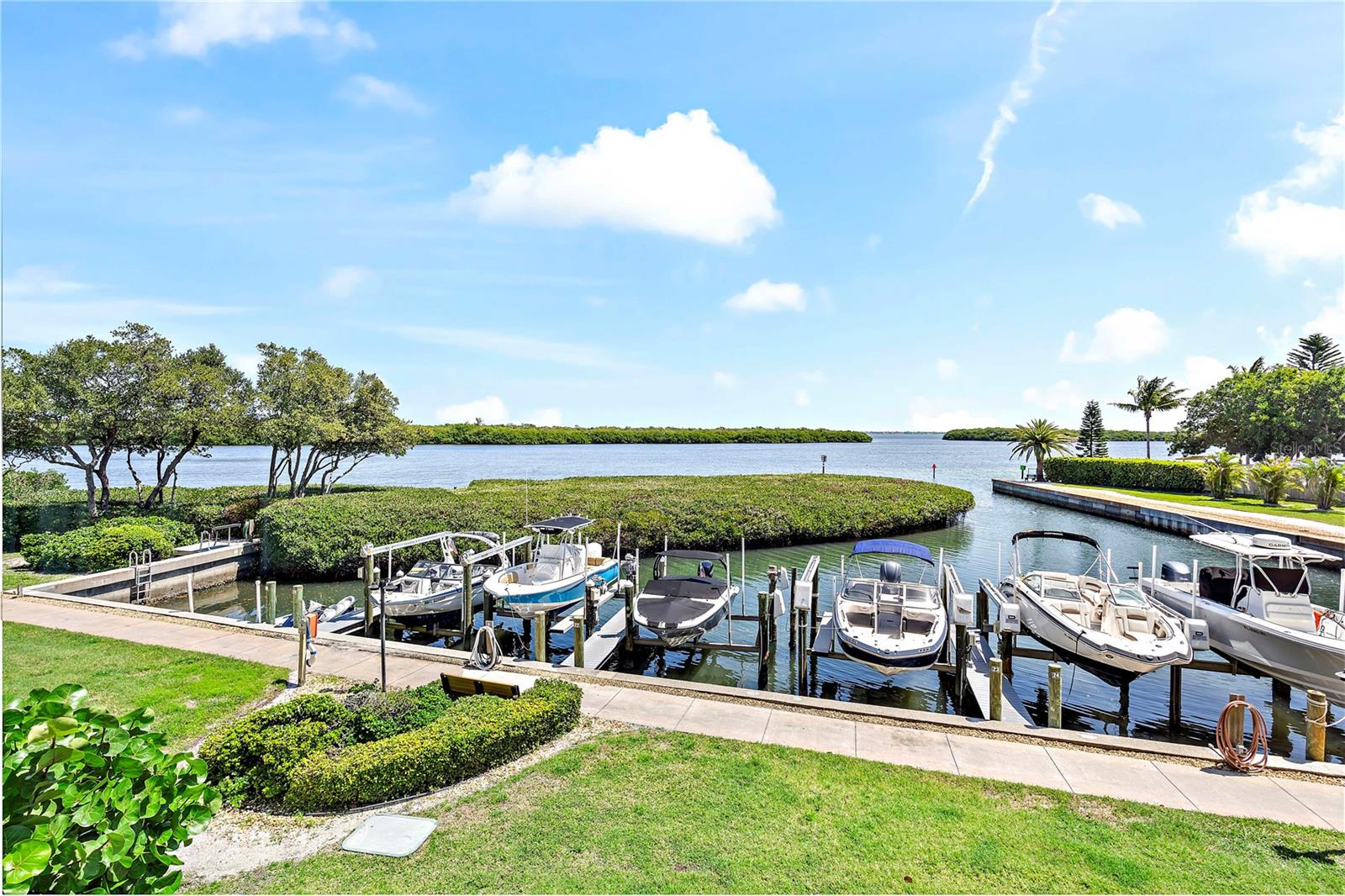WINDWARD BAY AMD - Residential