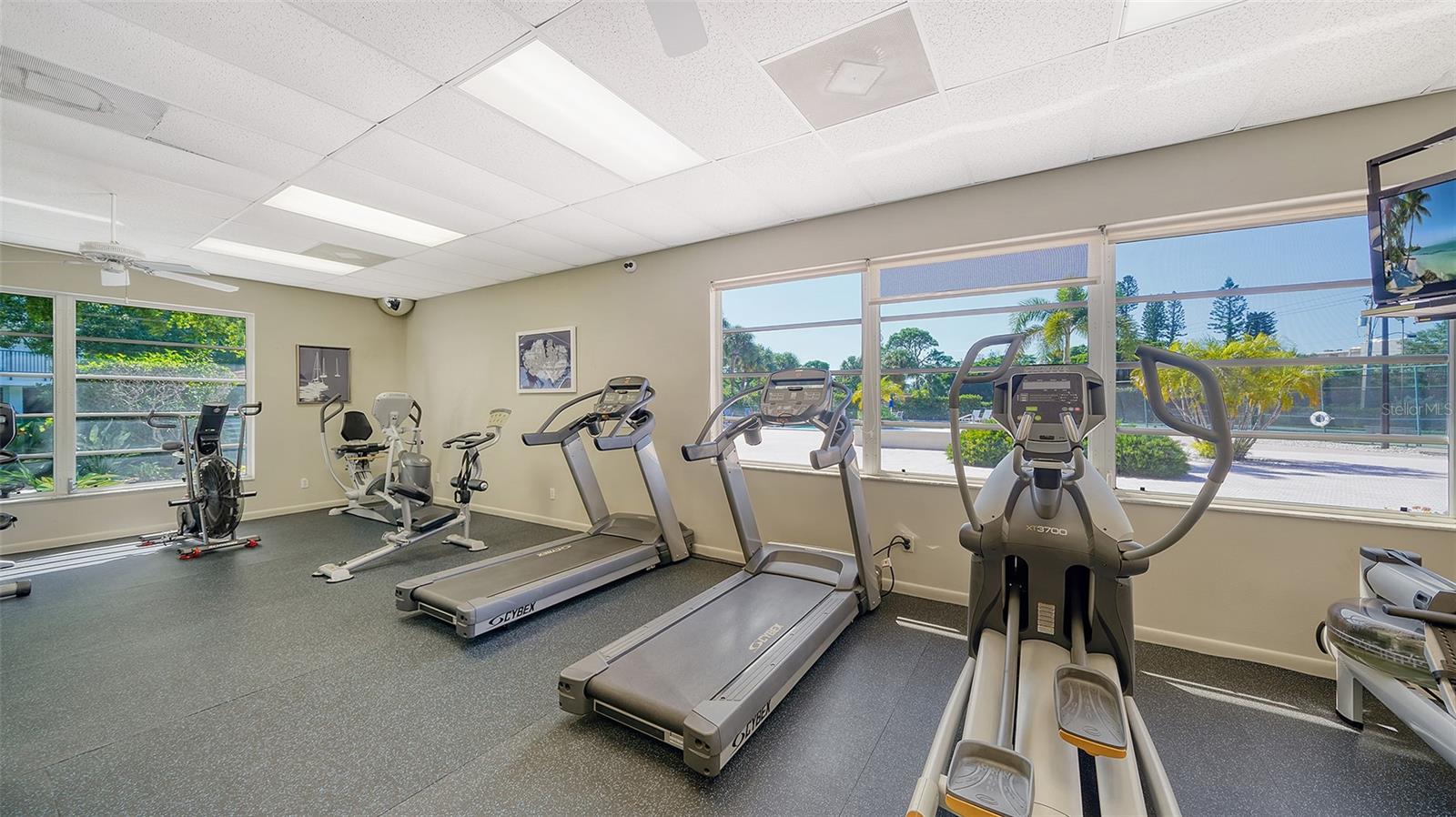 WINDWARD BAY AMD - Residential
