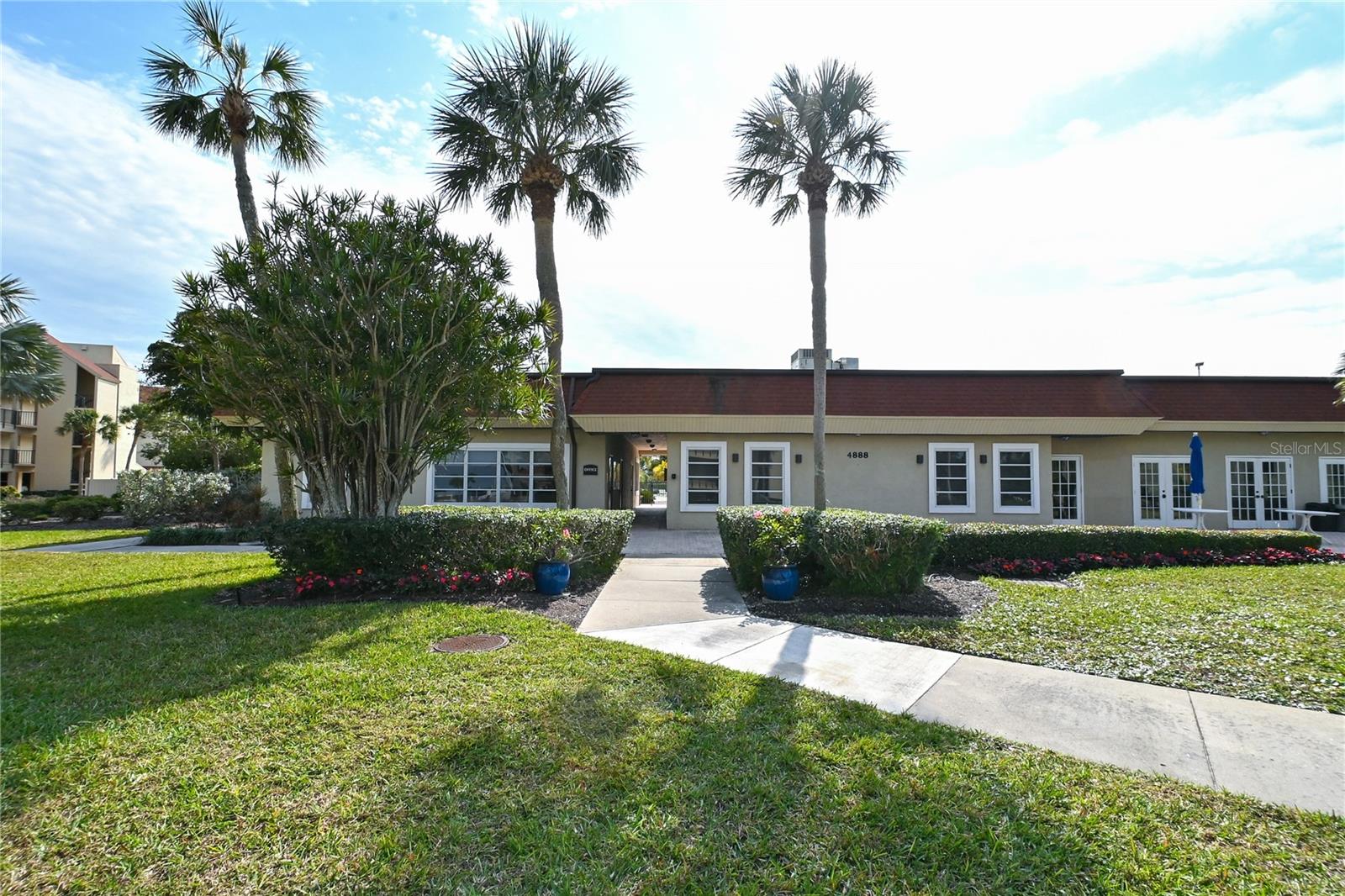 WINDWARD BAY AMD - Residential