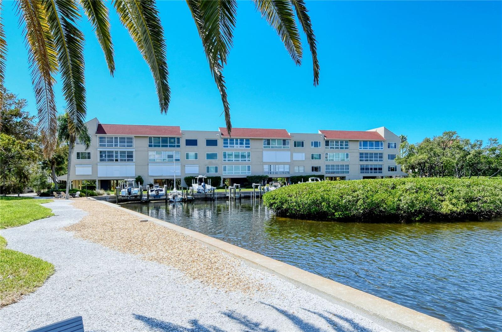 WINDWARD BAY AMD - Residential