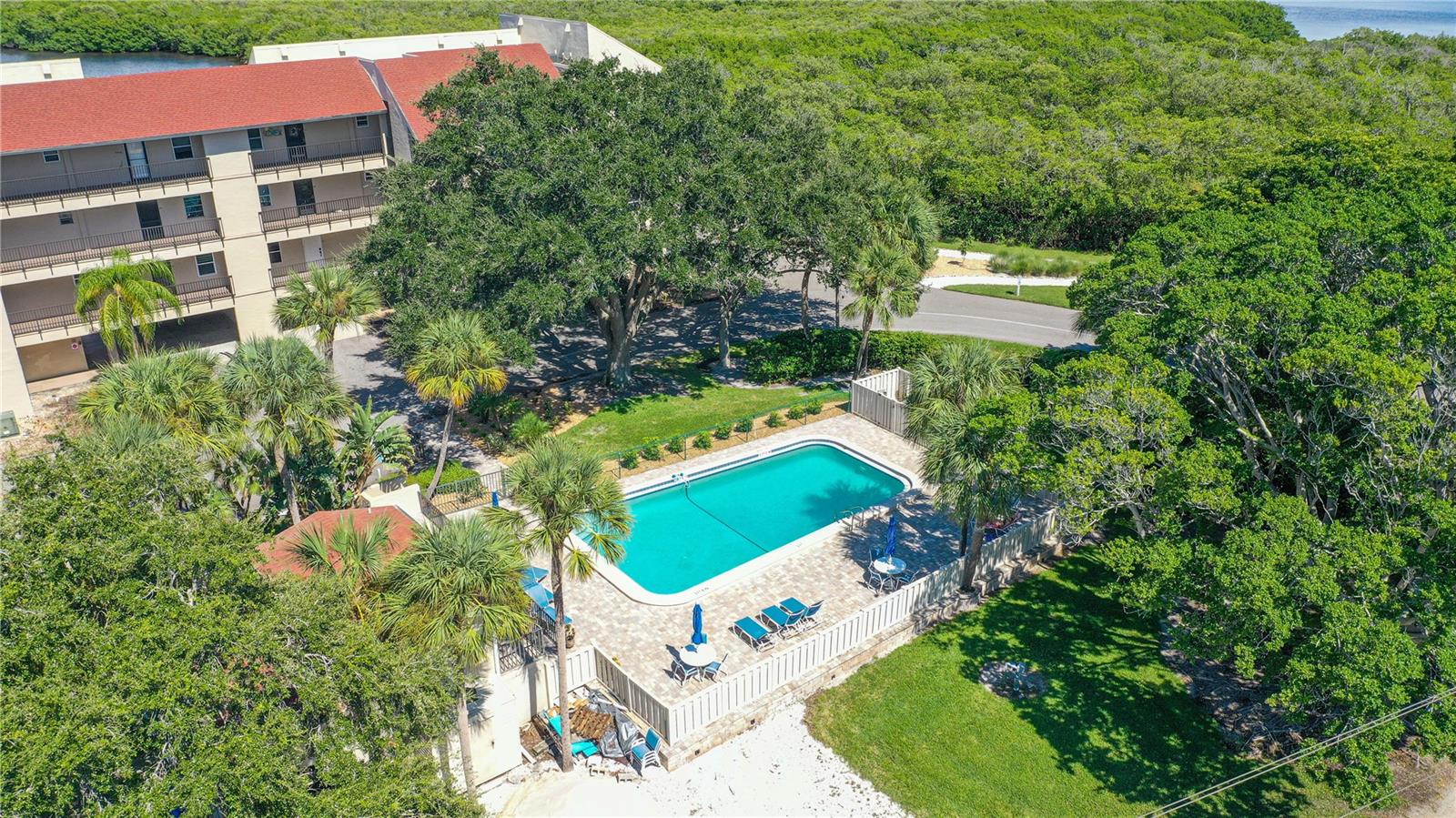 WINDWARD BAY AMD - Residential