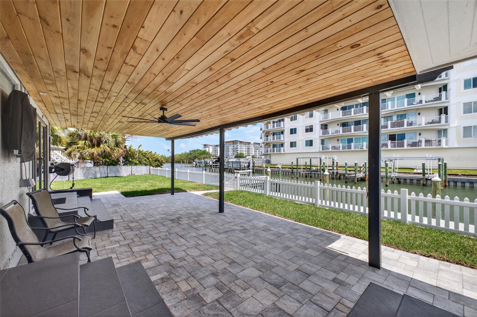 VENETIAN POINT - Residential