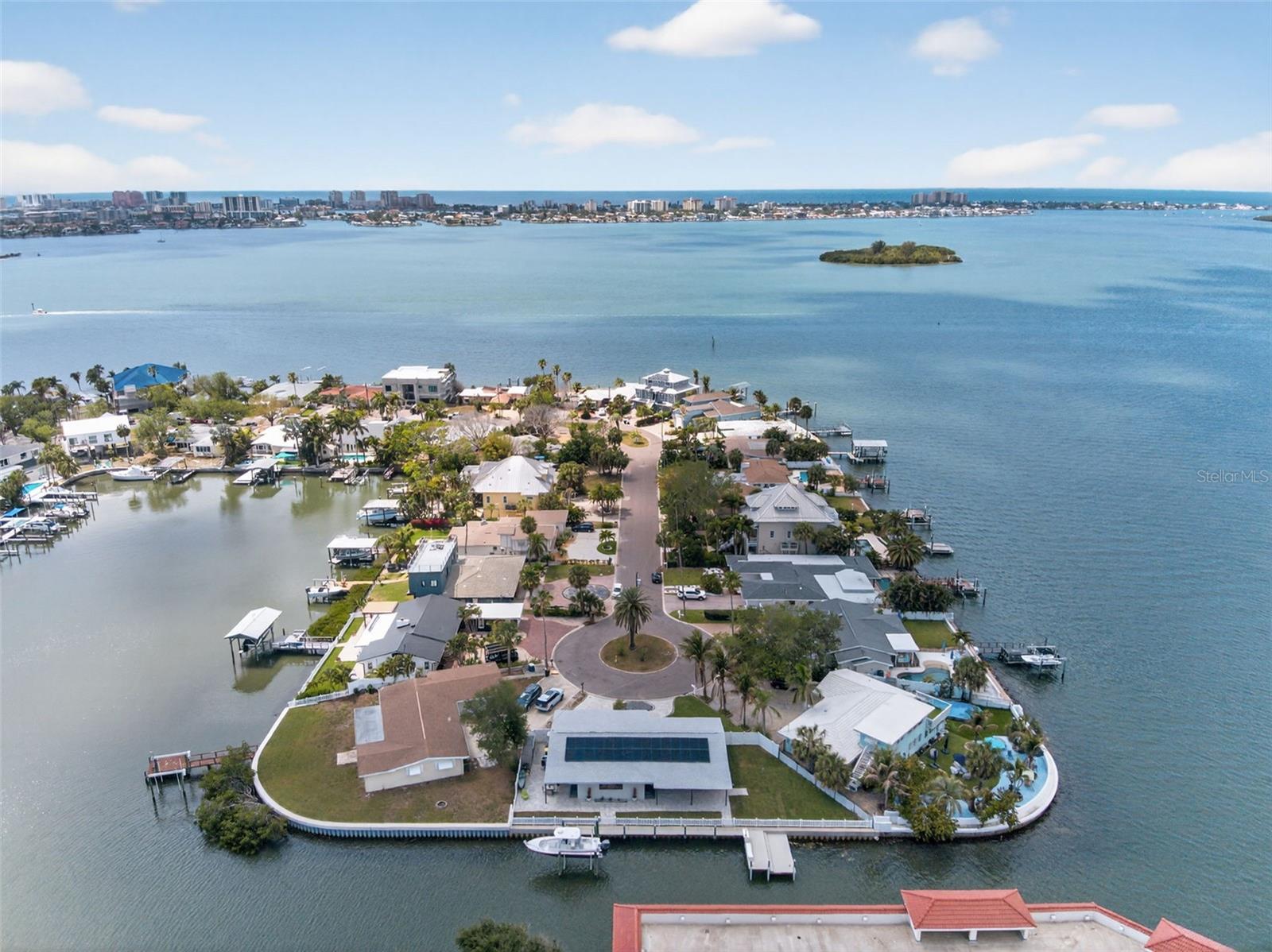 VENETIAN POINT - Residential
