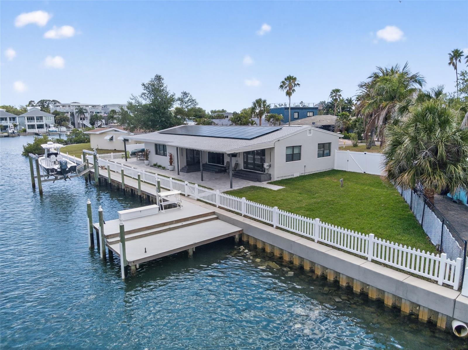 VENETIAN POINT - Residential