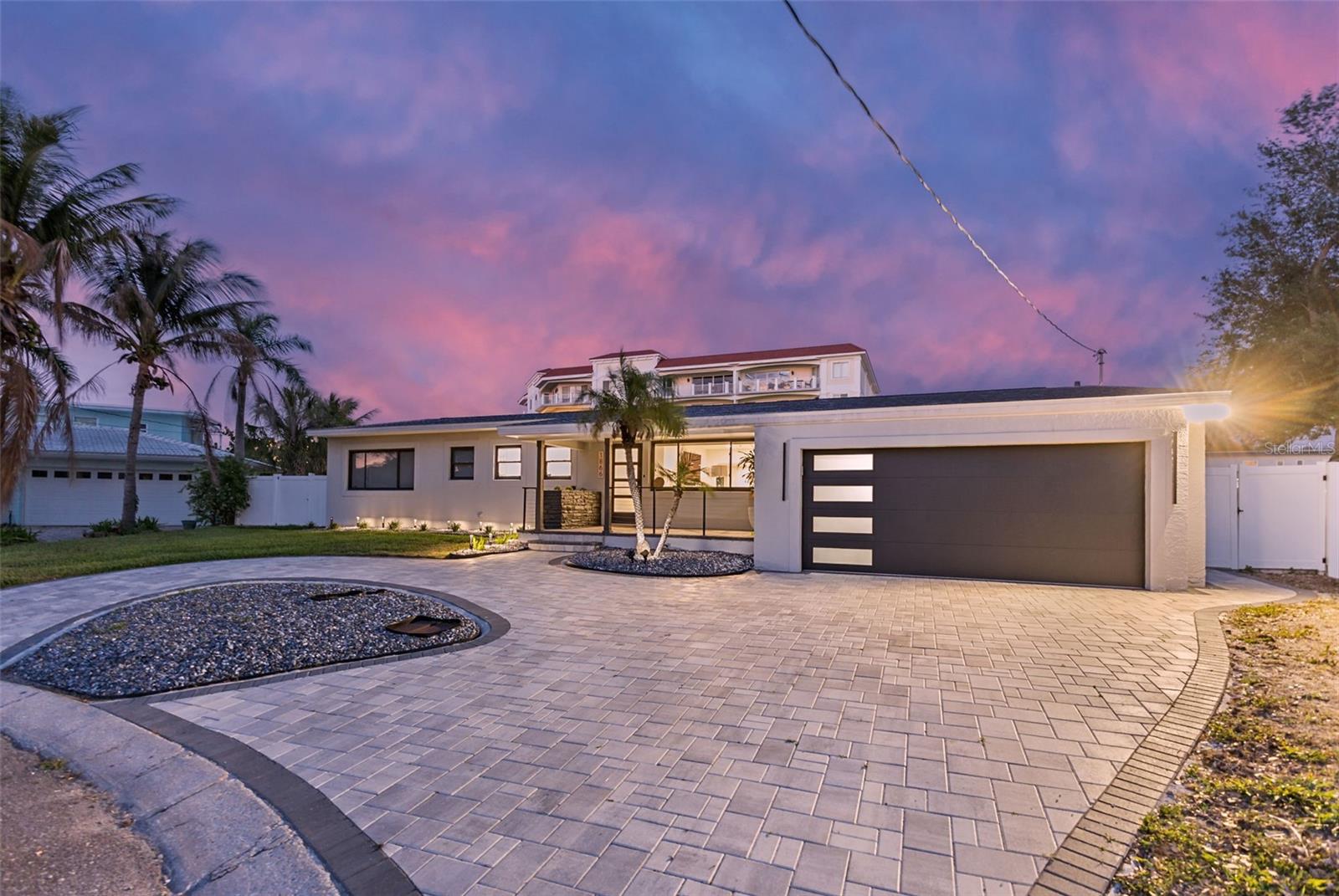 VENETIAN POINT - Residential