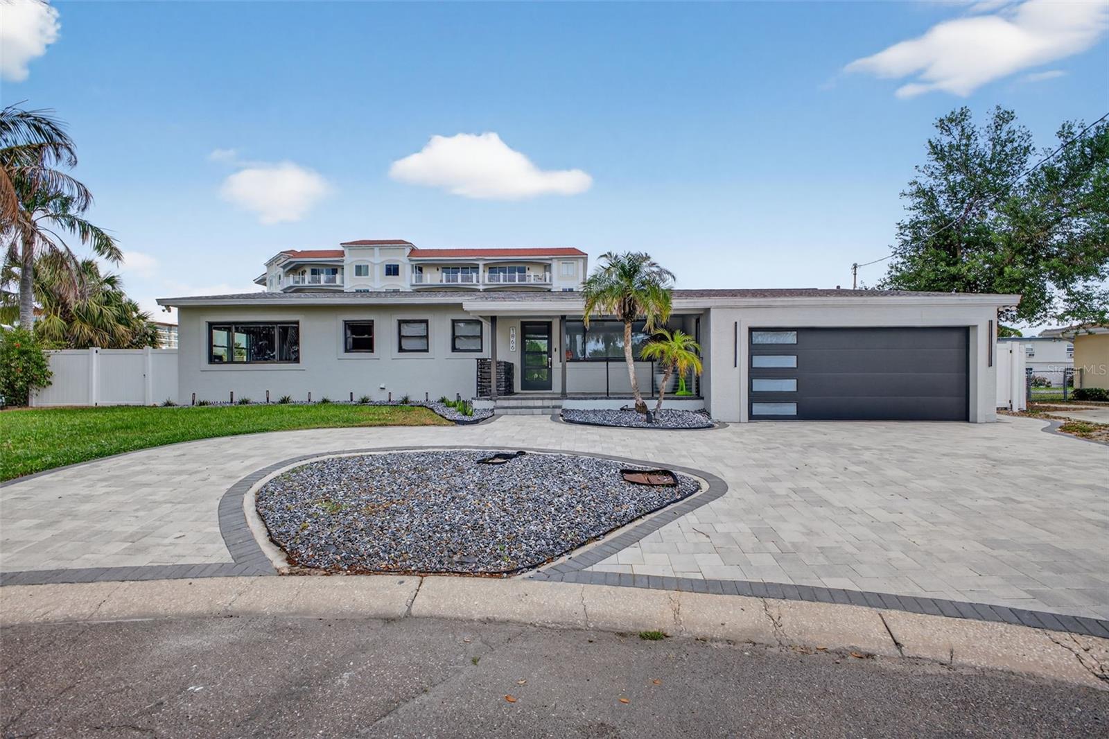 VENETIAN POINT - Residential