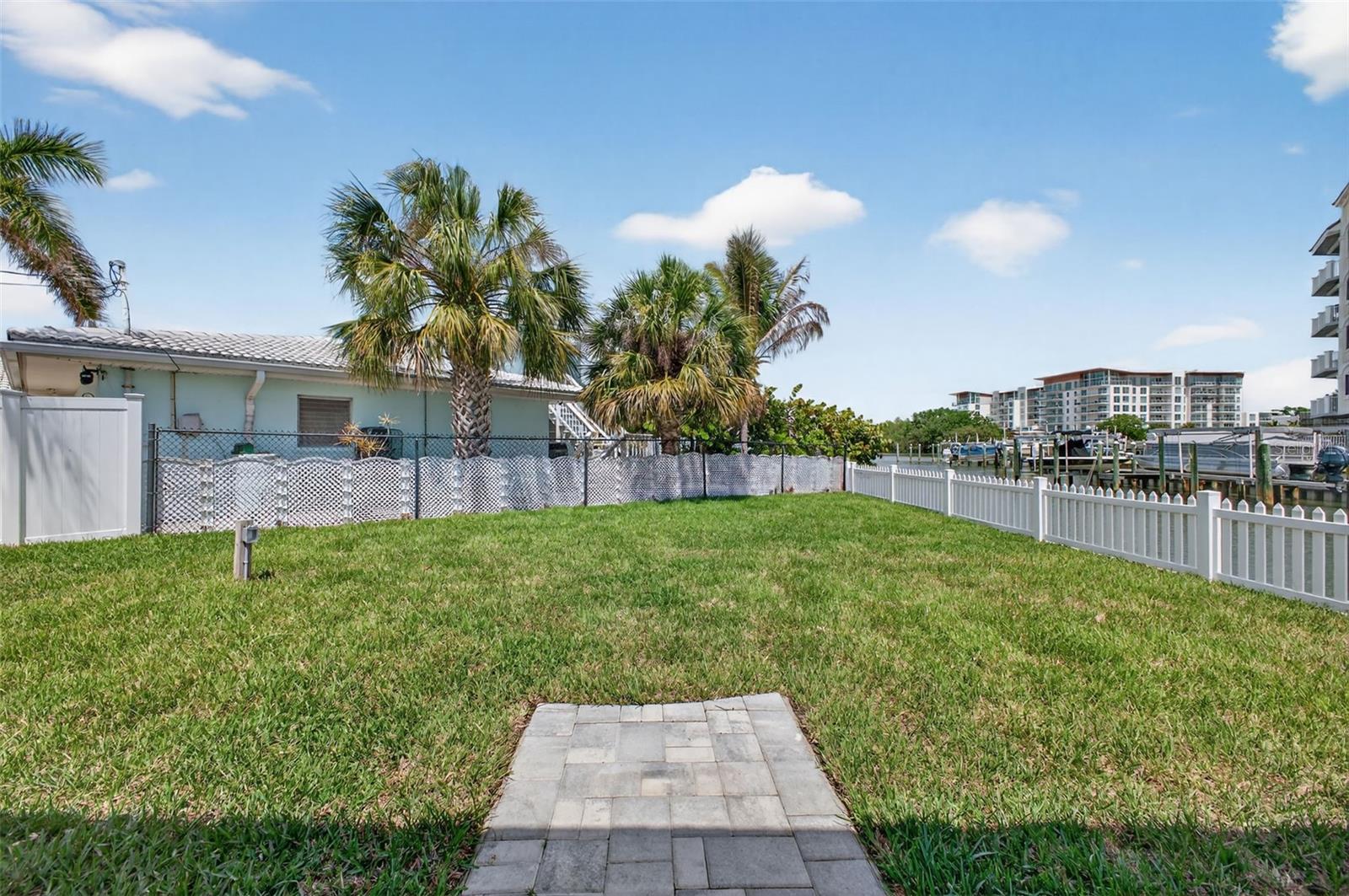 VENETIAN POINT - Residential