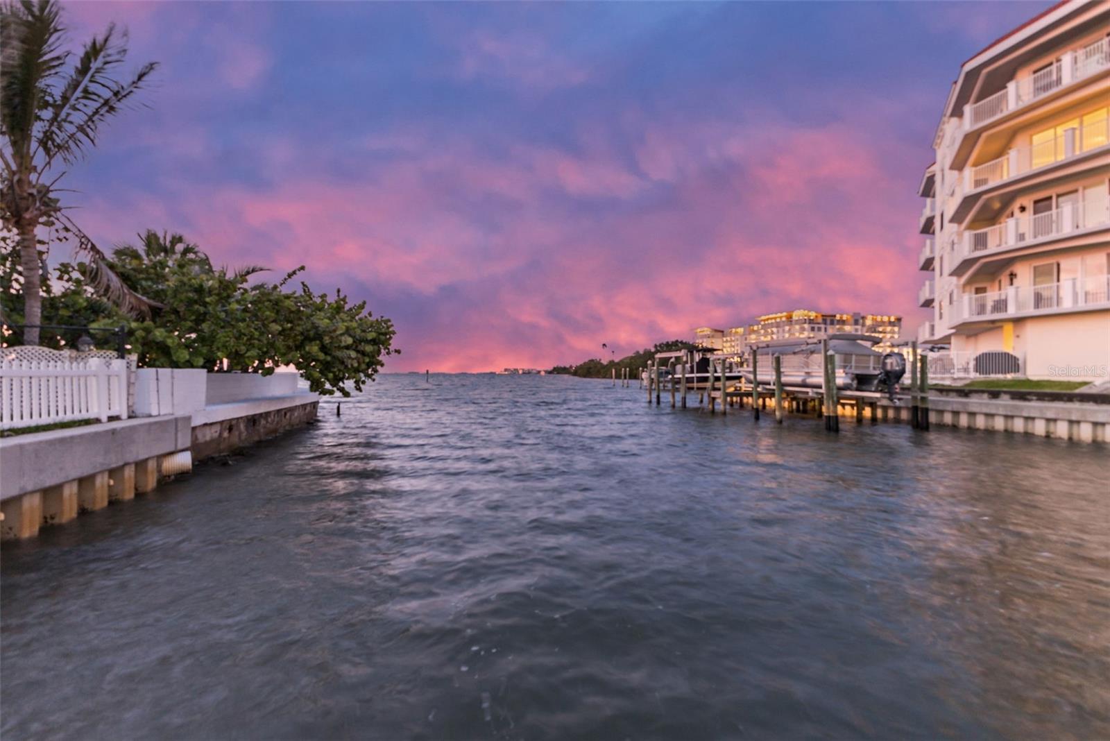 VENETIAN POINT - Residential
