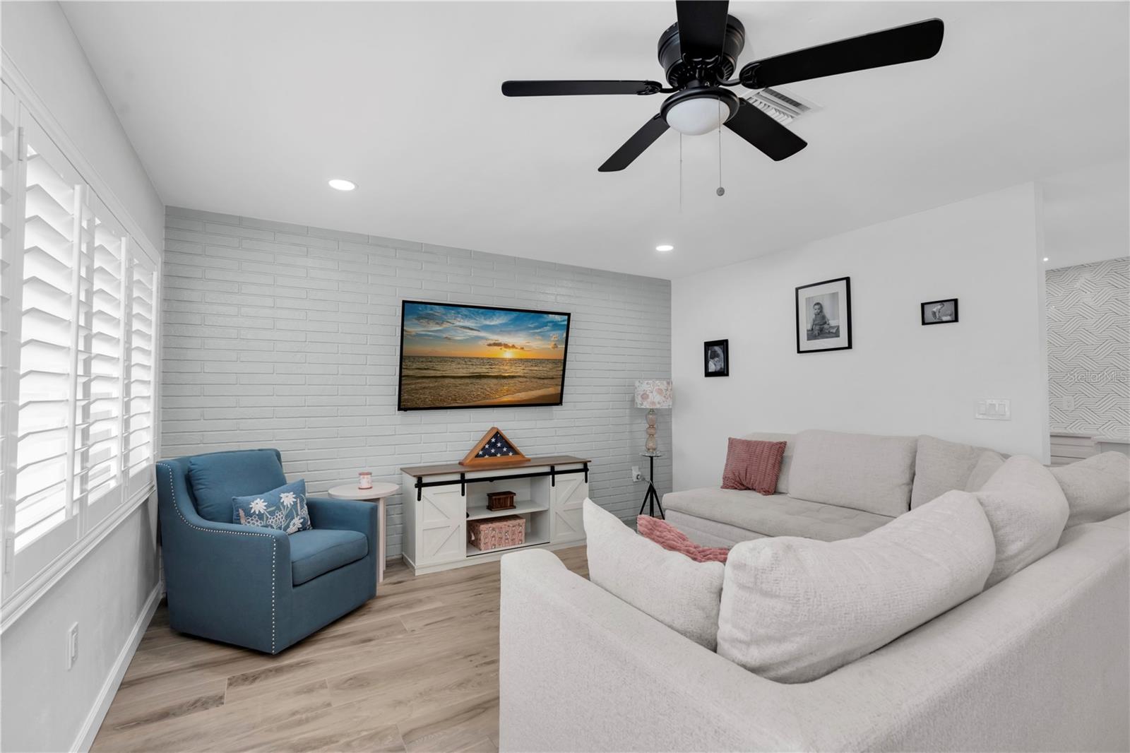 ST PETERSBURG BEACH NORTH UNIT 7 - Residential