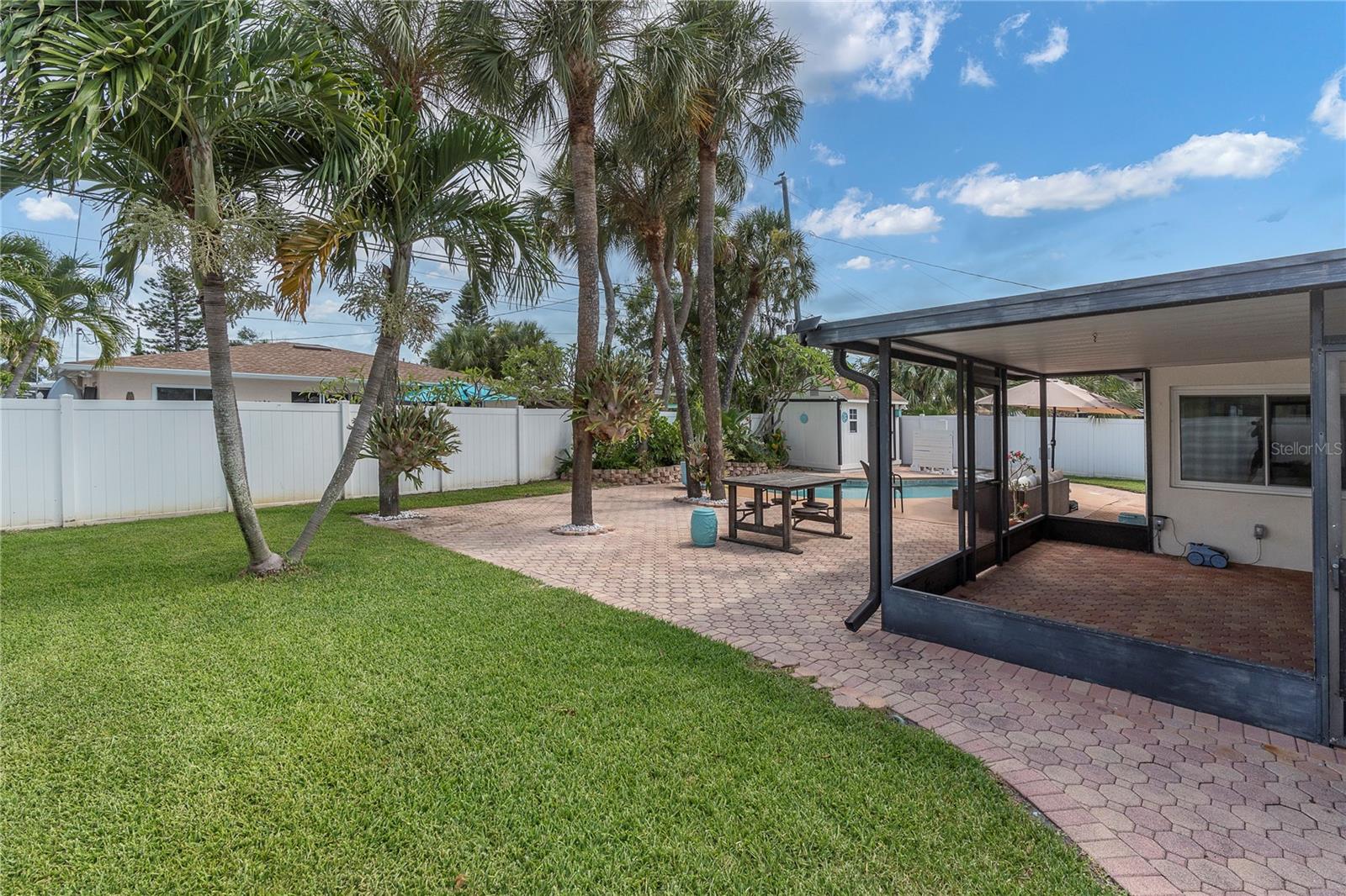 ST PETERSBURG BEACH NORTH UNIT 7 - Residential