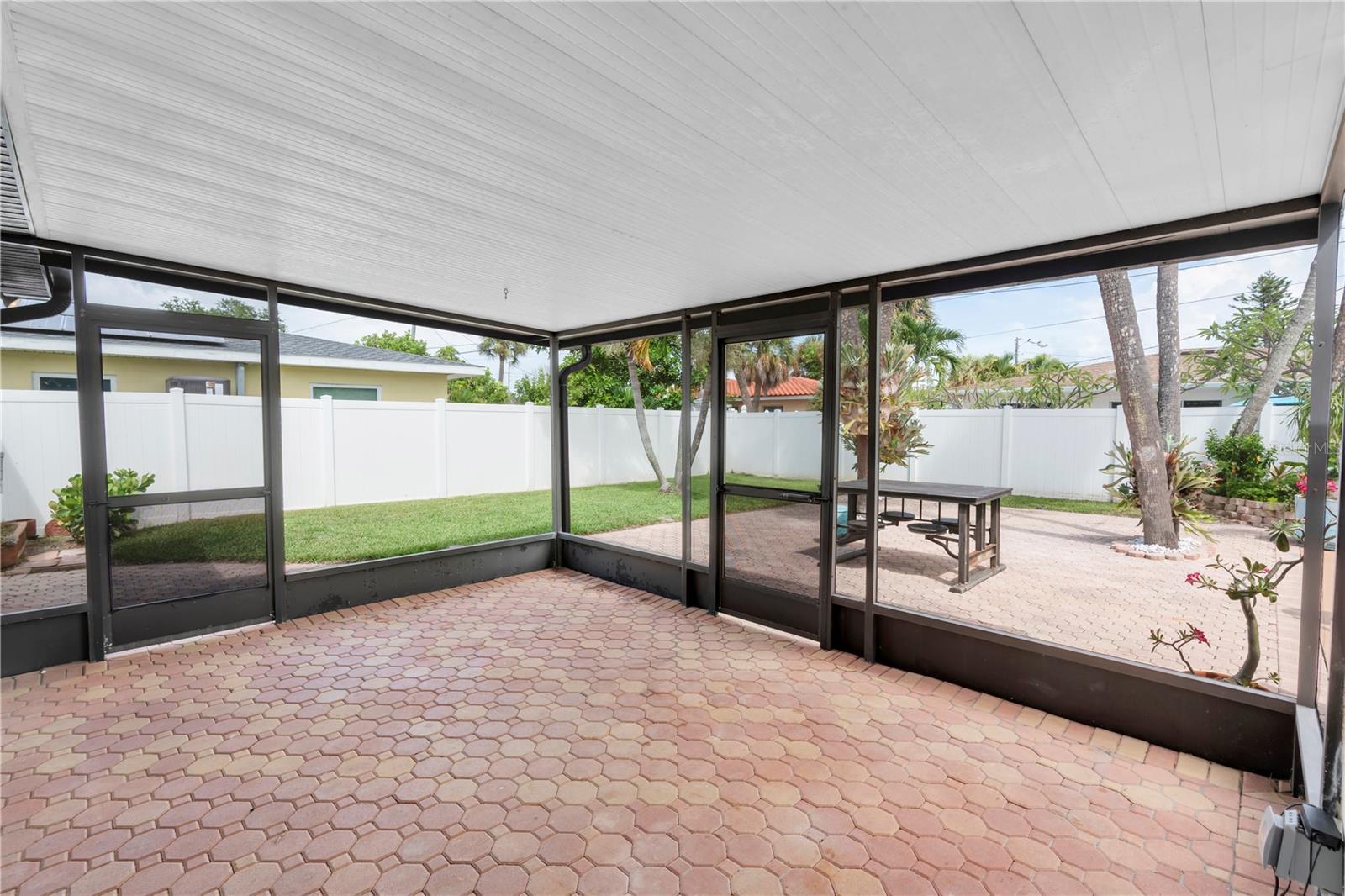 ST PETERSBURG BEACH NORTH UNIT 7 - Residential