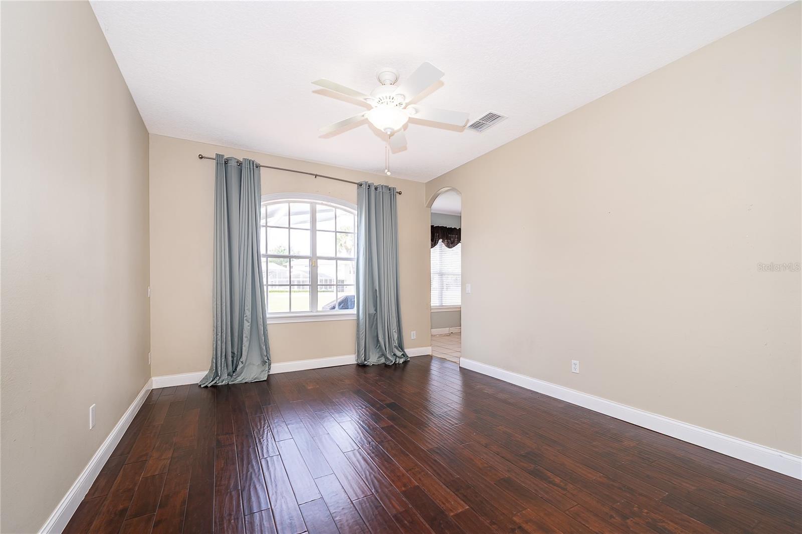 CHAPMAN GROVES - Residential