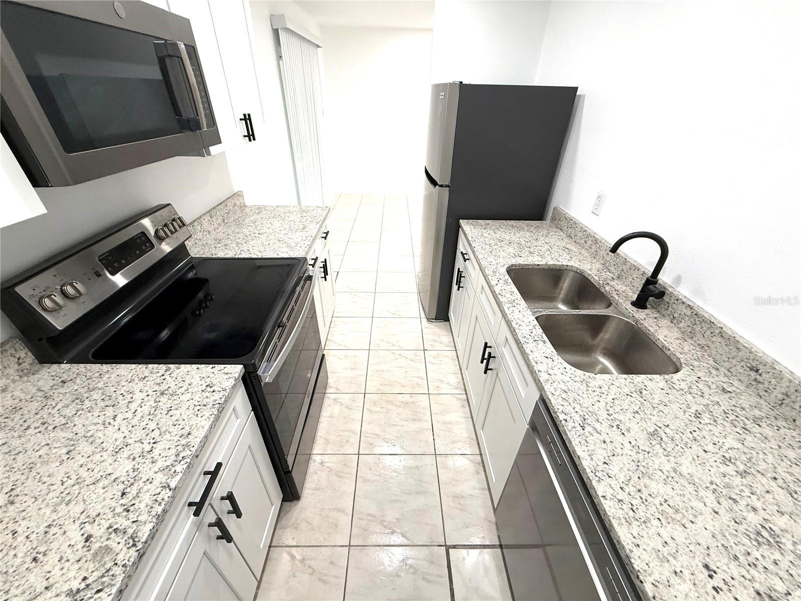 AVONDALE - Residential Lease