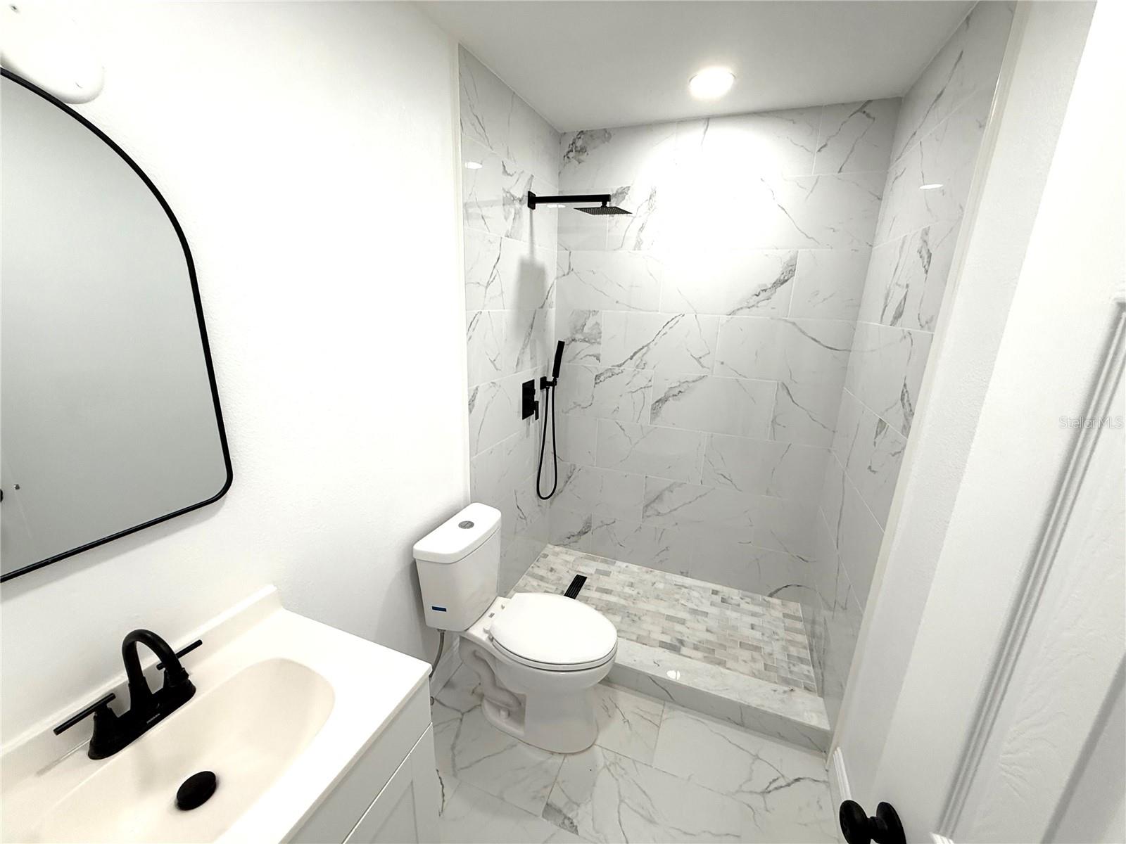 AVONDALE - Residential Lease