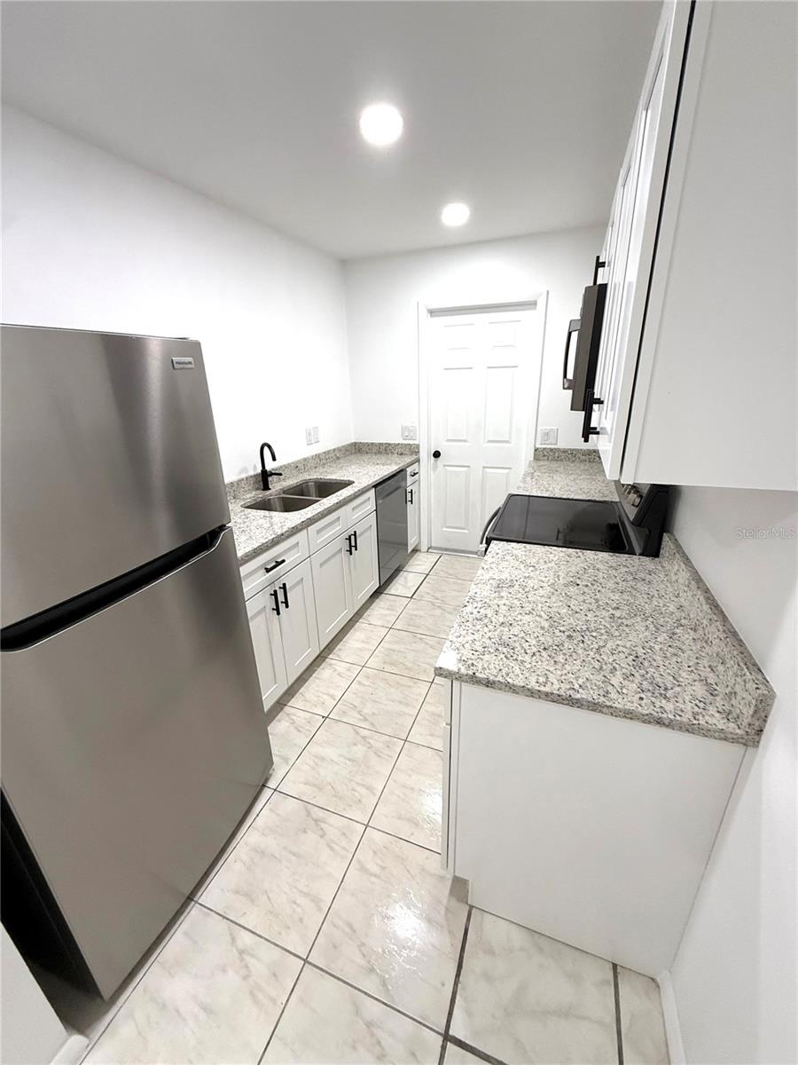 AVONDALE - Residential Lease