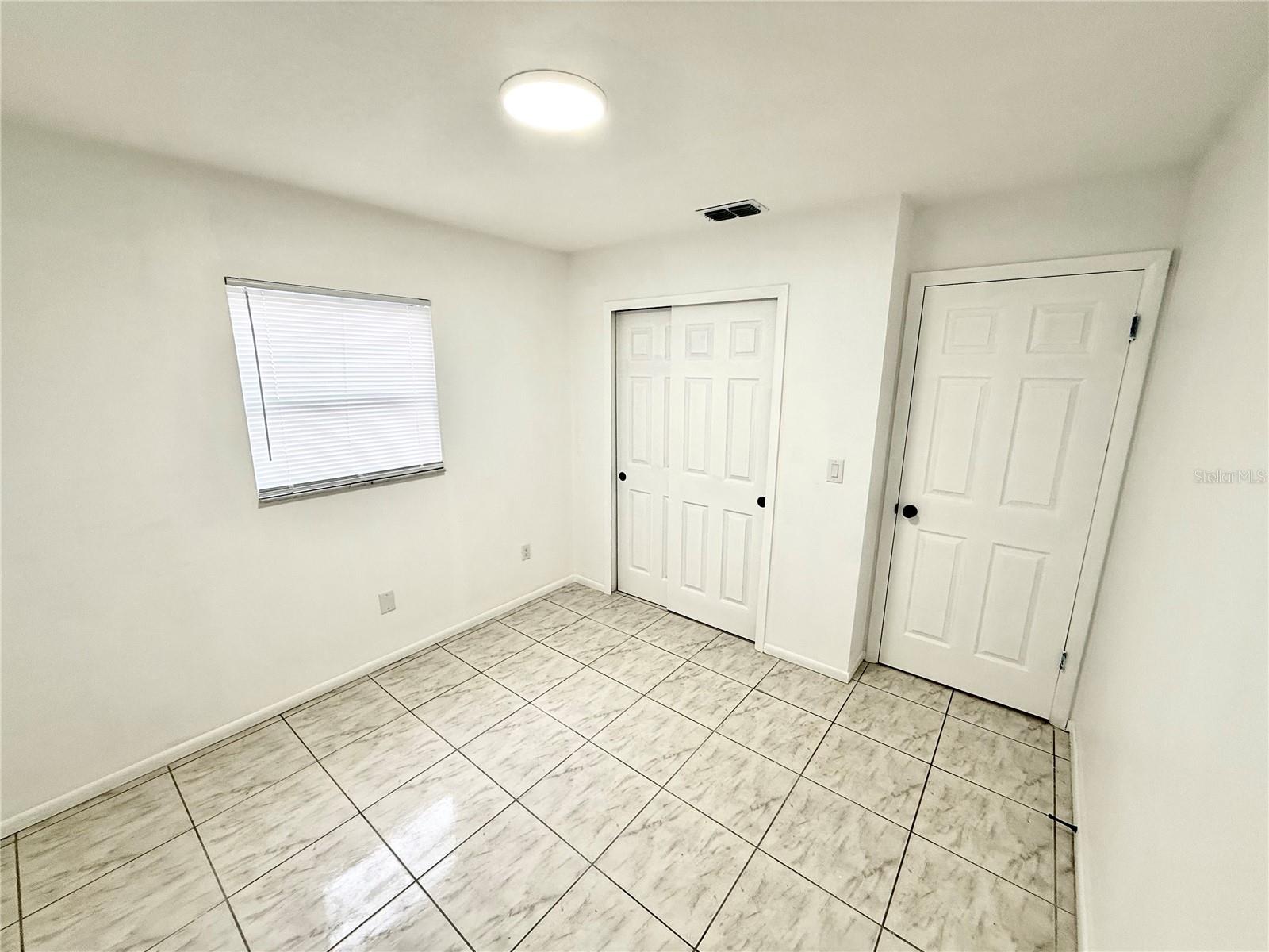 AVONDALE - Residential Lease