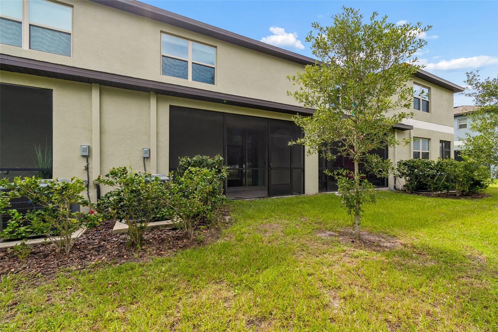 TOWNES/VERIDIAN - Residential Lease