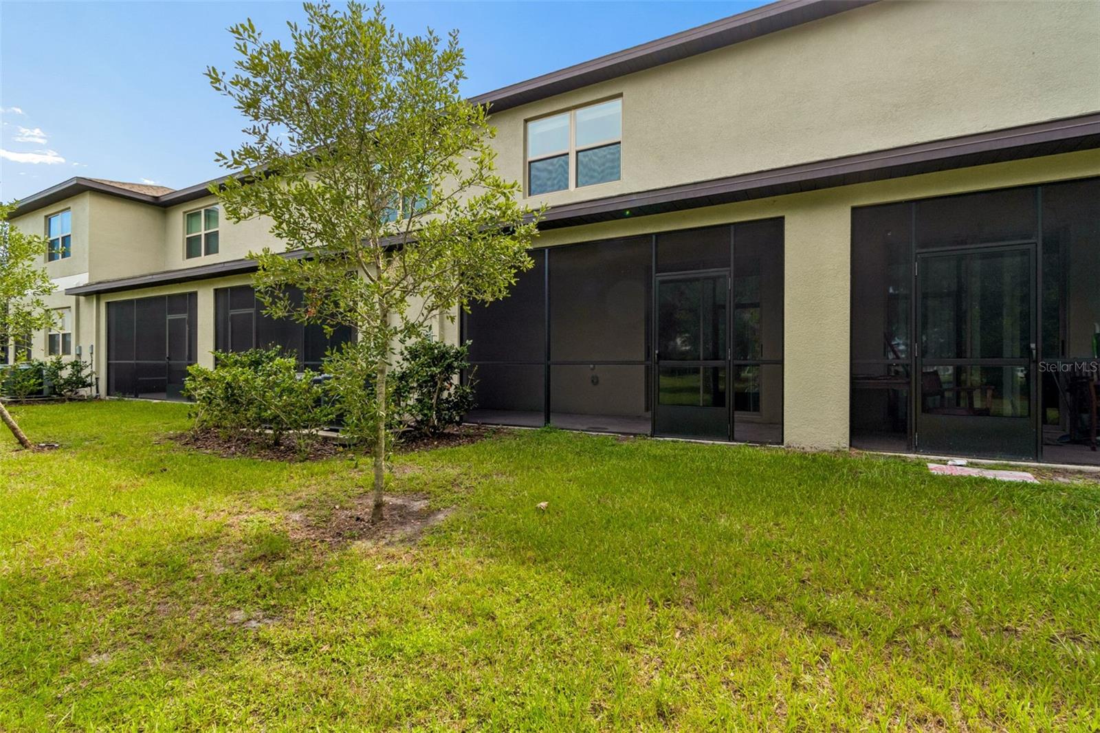 TOWNES/VERIDIAN - Residential Lease