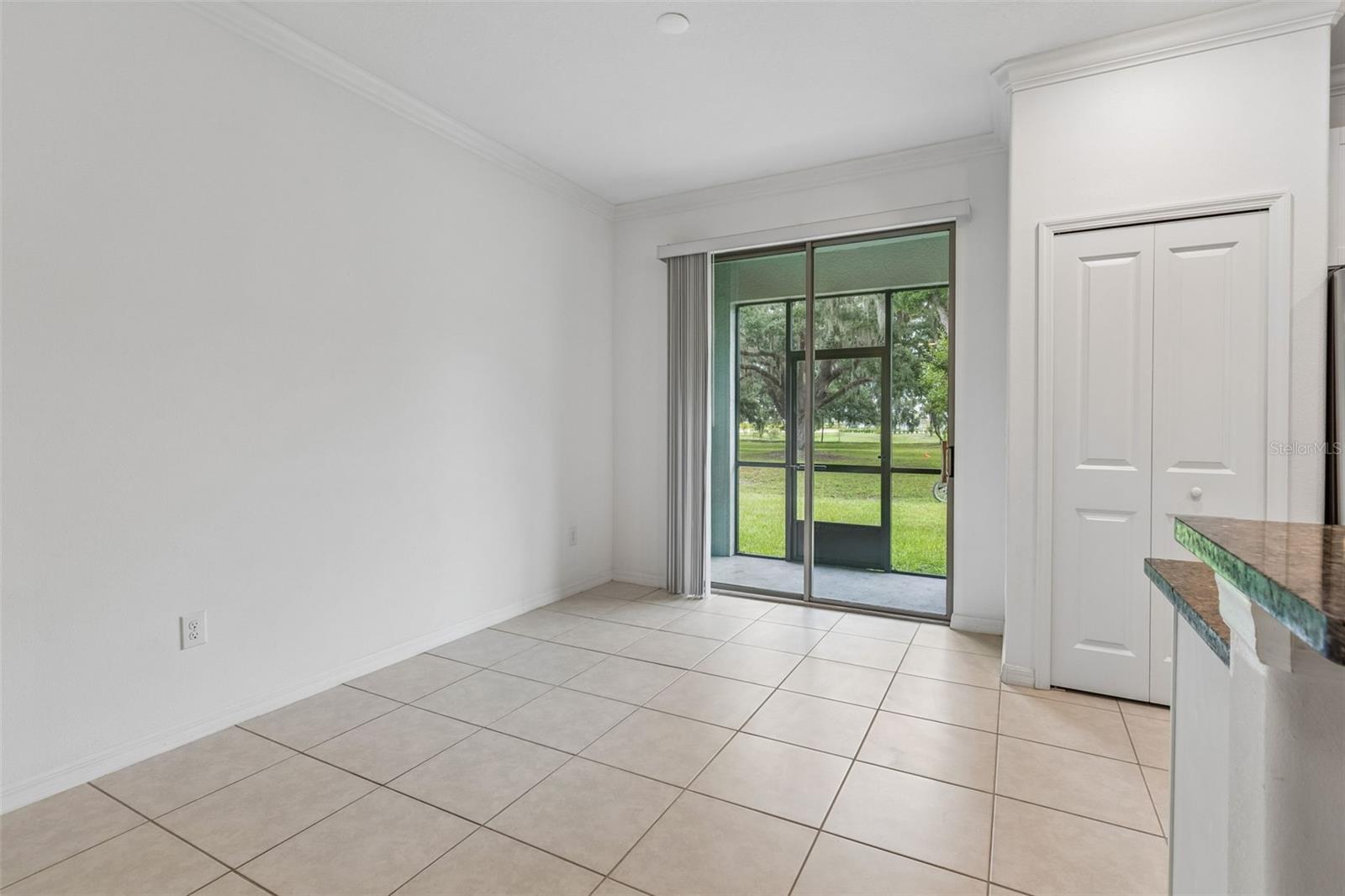 TOWNES/VERIDIAN - Residential Lease