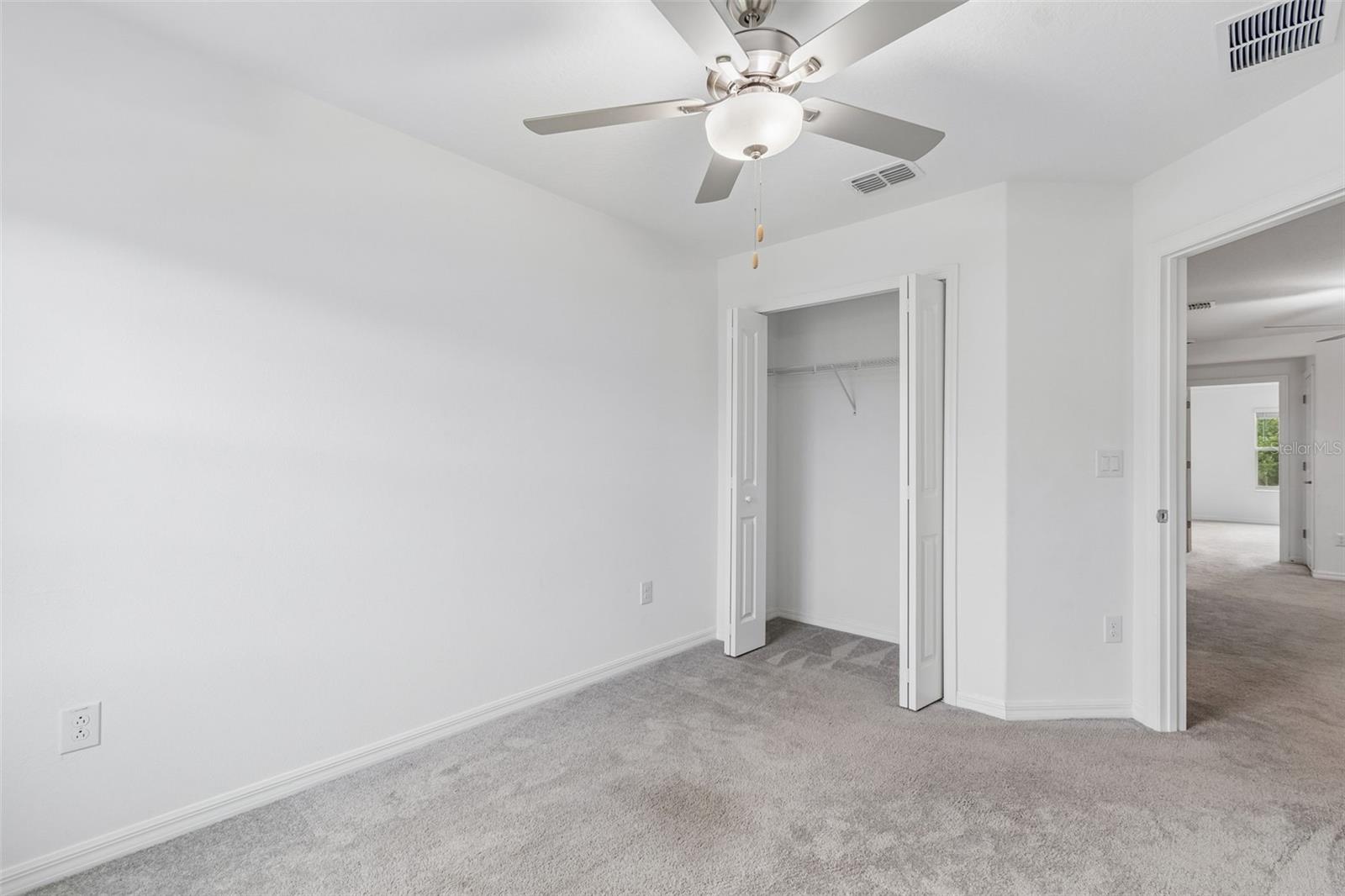 TOWNES/VERIDIAN - Residential Lease