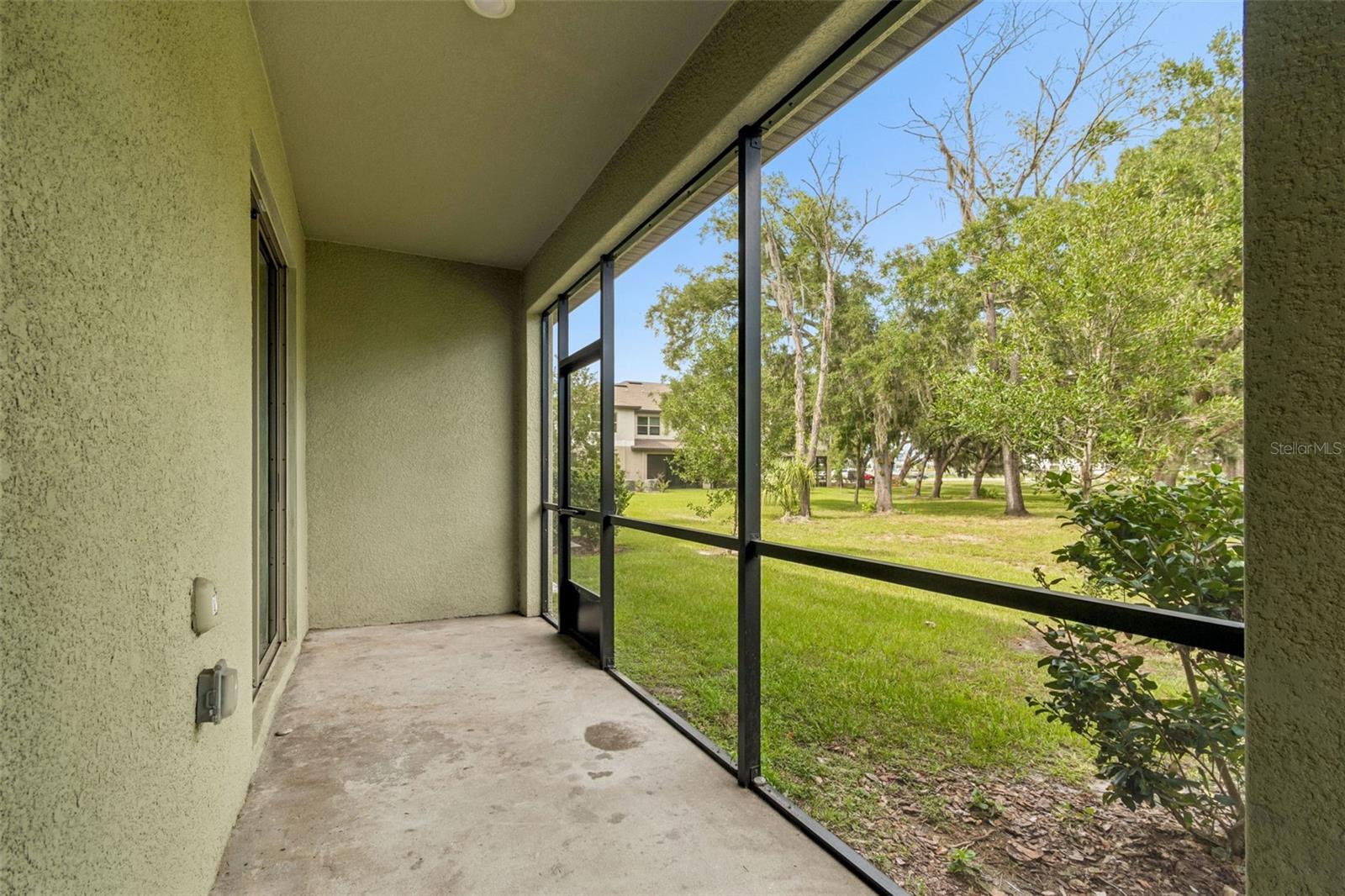 TOWNES/VERIDIAN - Residential Lease