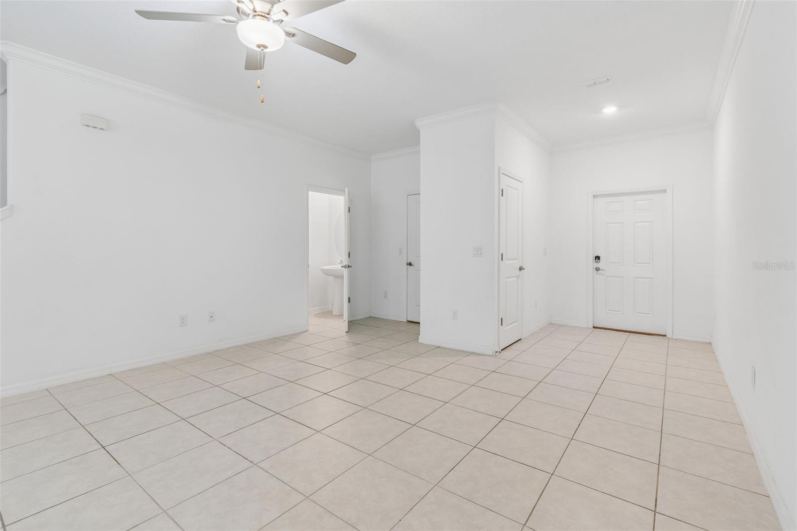 TOWNES/VERIDIAN - Residential Lease
