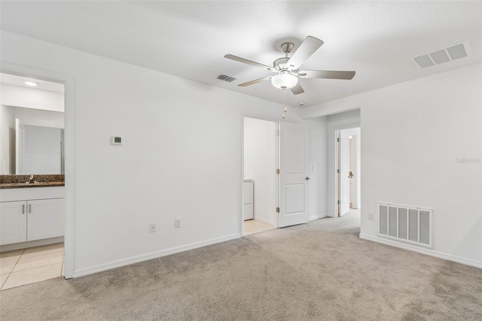 TOWNES/VERIDIAN - Residential Lease