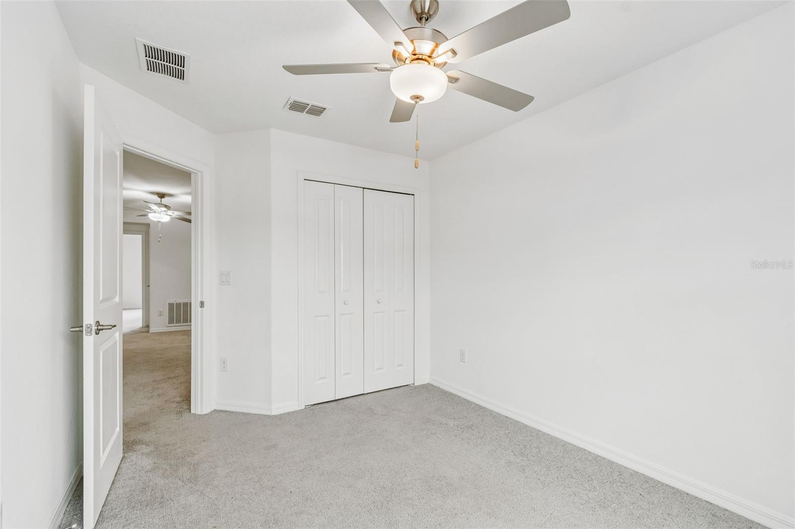 TOWNES/VERIDIAN - Residential Lease